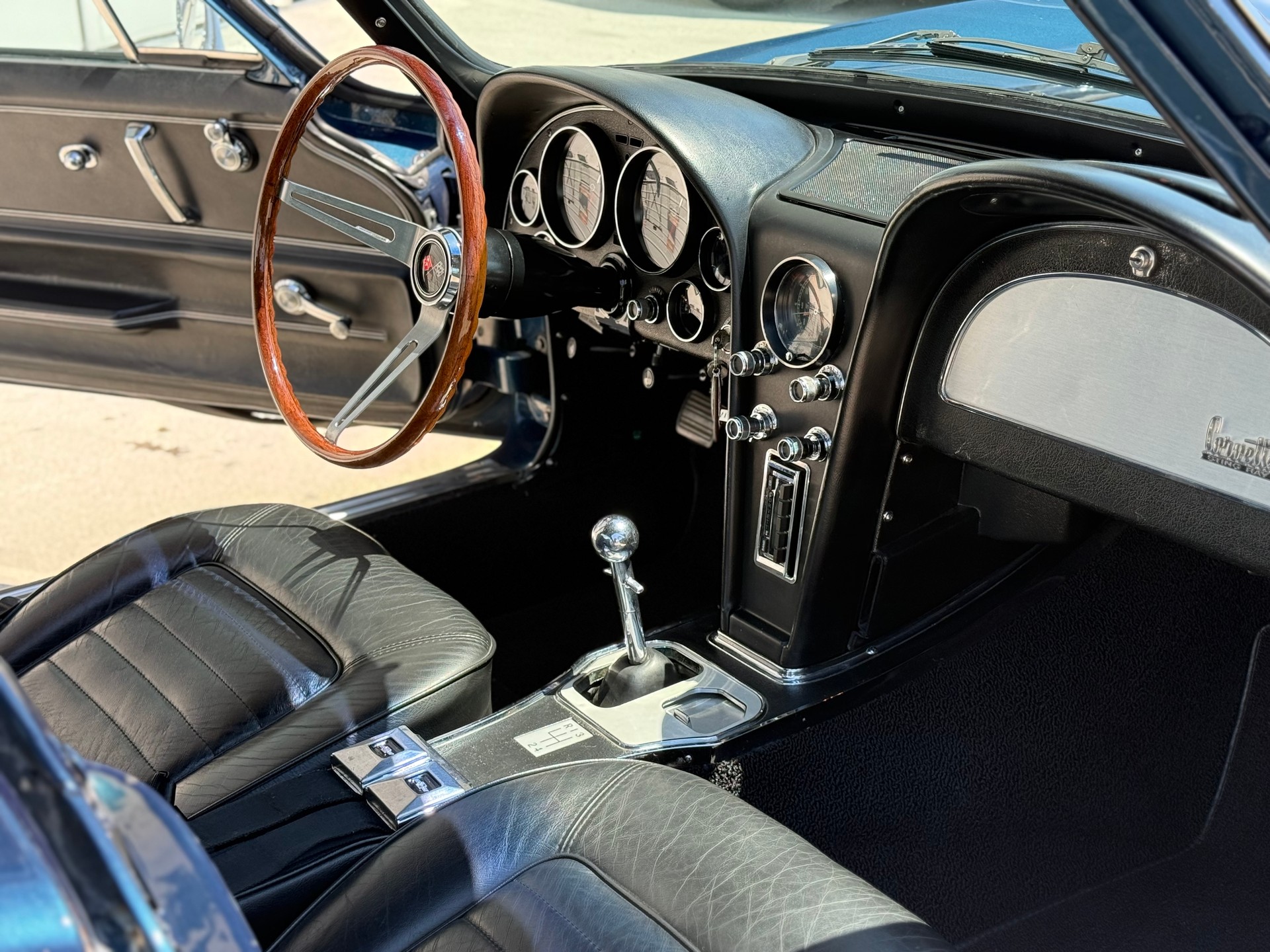 CHEVROLET CORVETTE-image-8