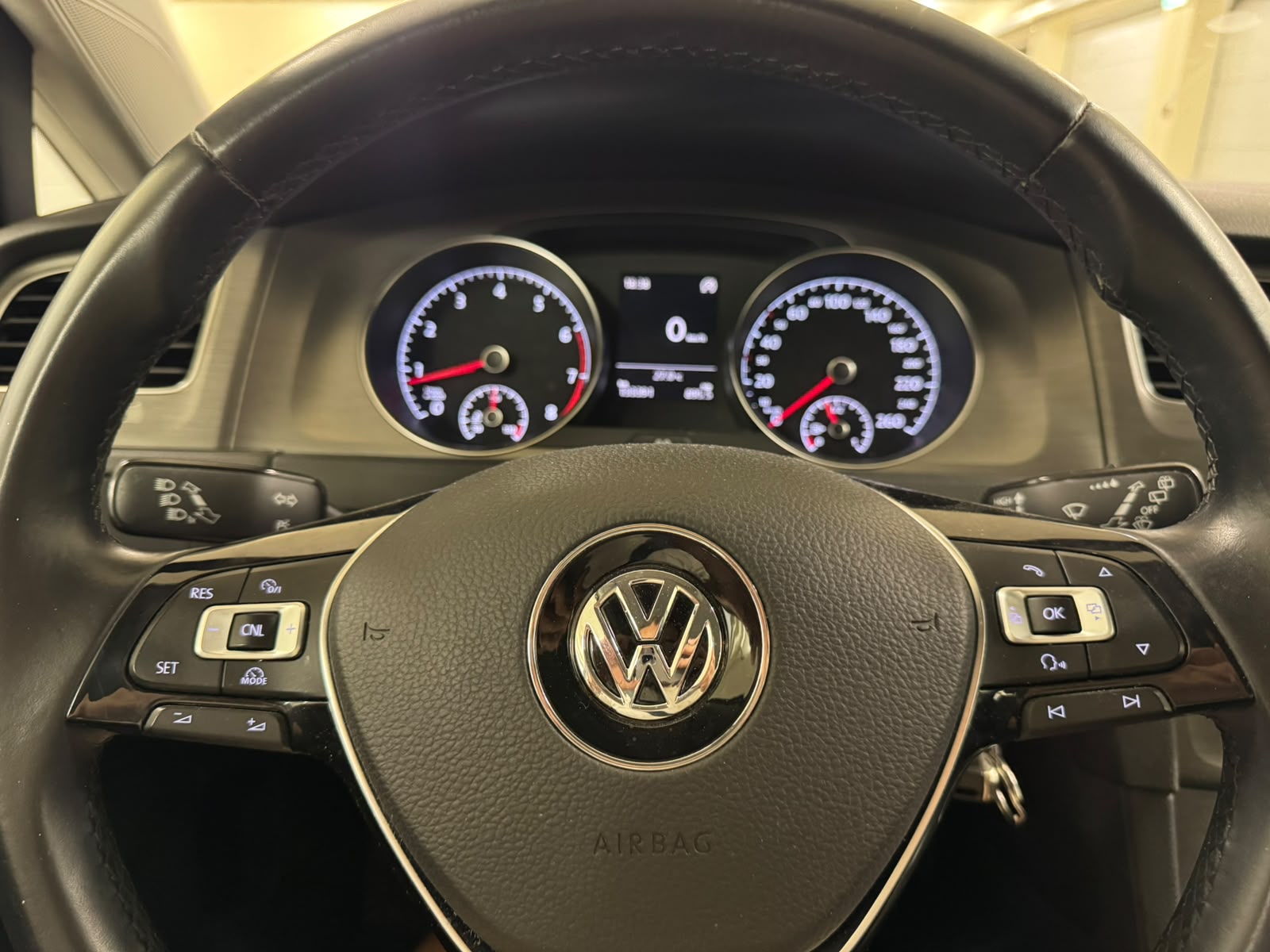 VW Golf Variant 1.4 TSI Comfortline-image-13