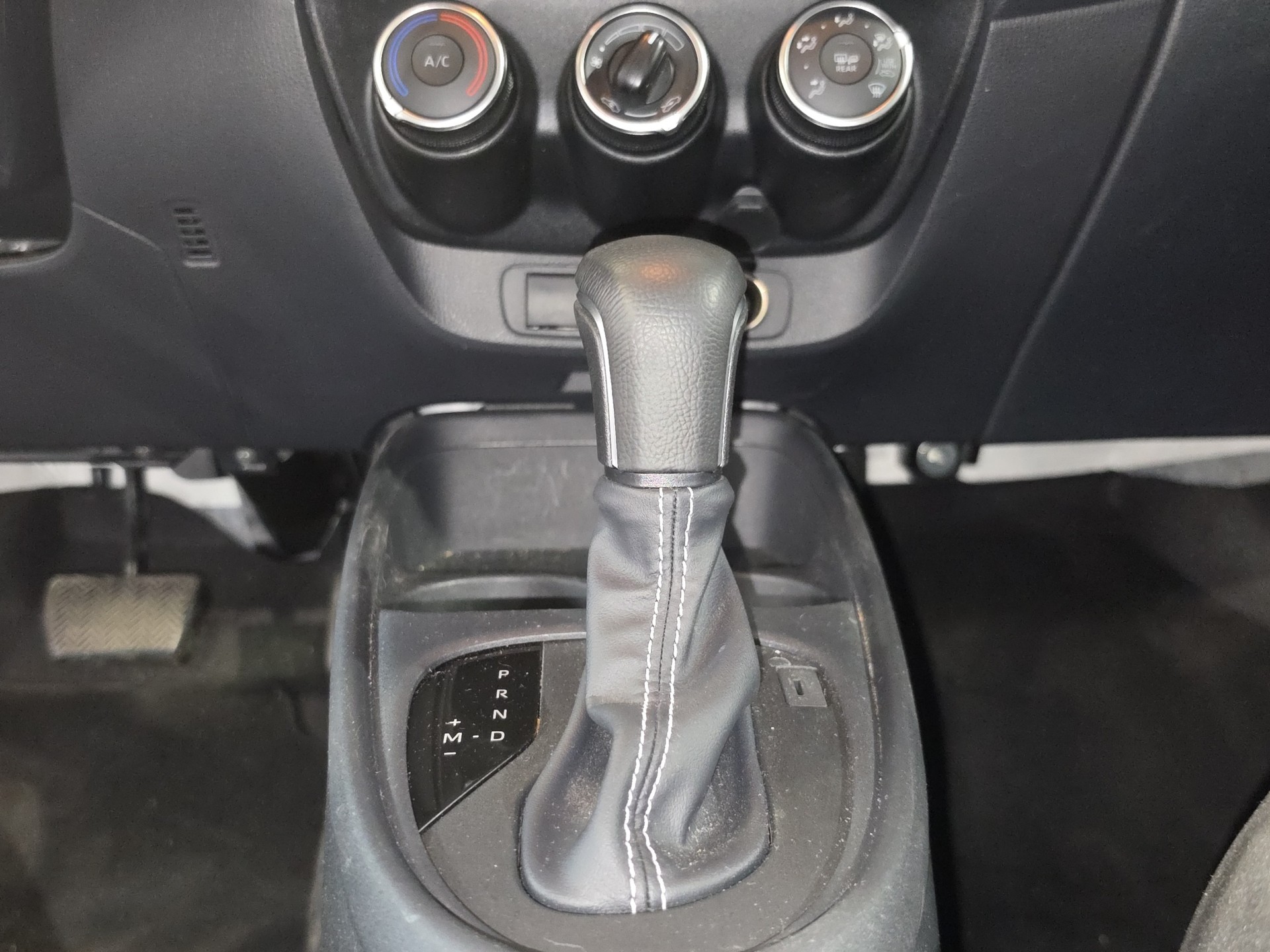 TOYOTA Aygo X 1.0 VVT-i Comfort CVT-image-13