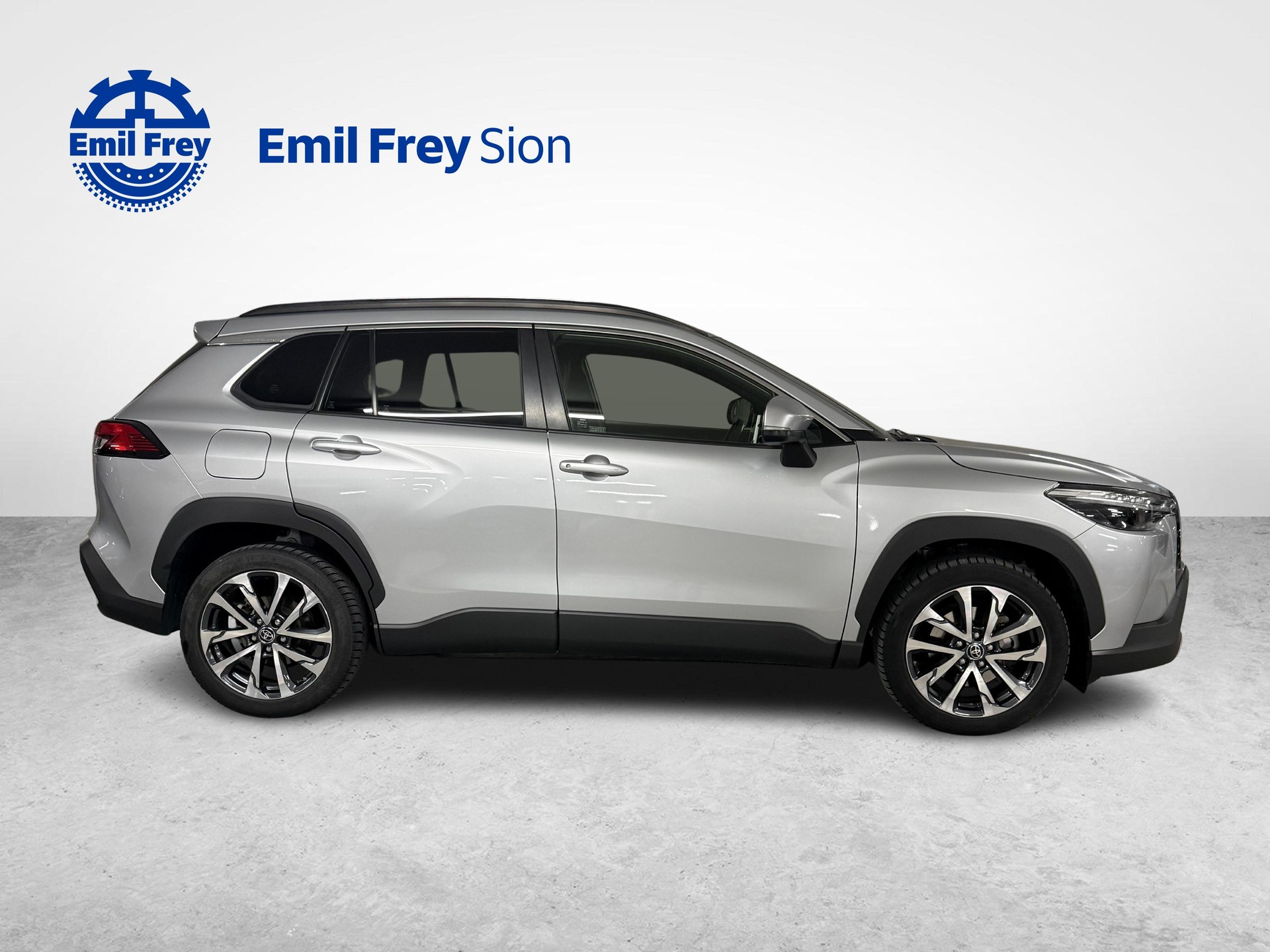 TOYOTA Corolla Cross 2.0 HSD Trend AWD-i-image-5