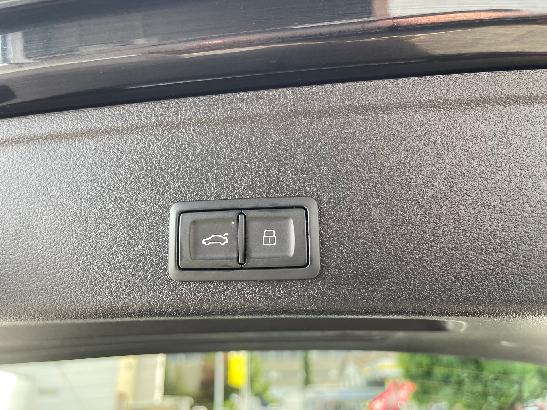 AUDI A4 Avant 40 TDI quattro S-tronic-image-14