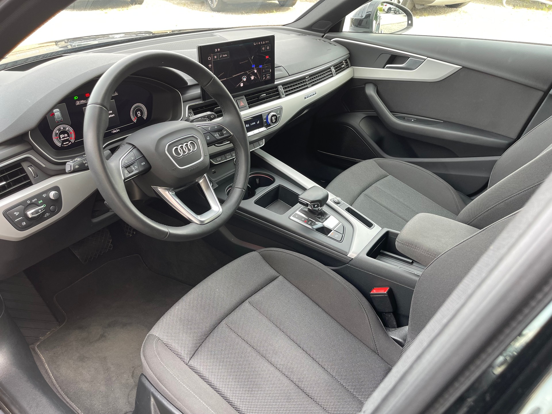 AUDI A4 Avant 40 TDI quattro S-tronic-image-10