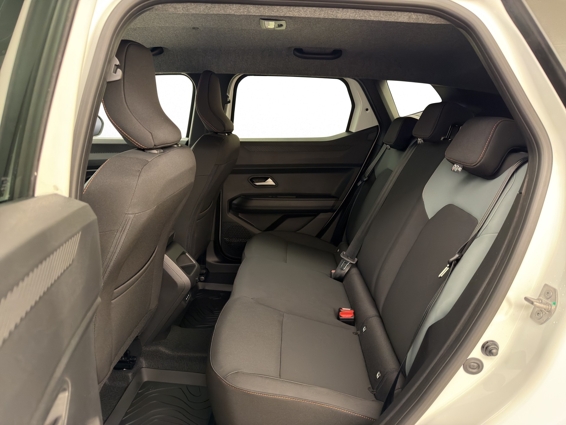 DACIA Duster 1.2 Hybrid Extreme 4WD-image-12