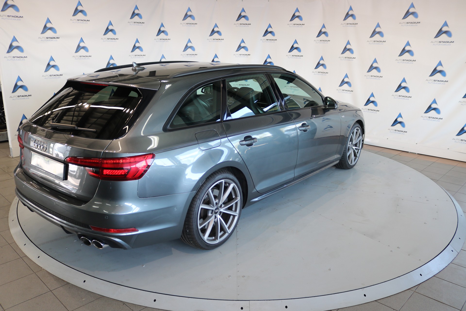 AUDI S4 Avant 3.0 TFSI quattro tiptronic-image-28