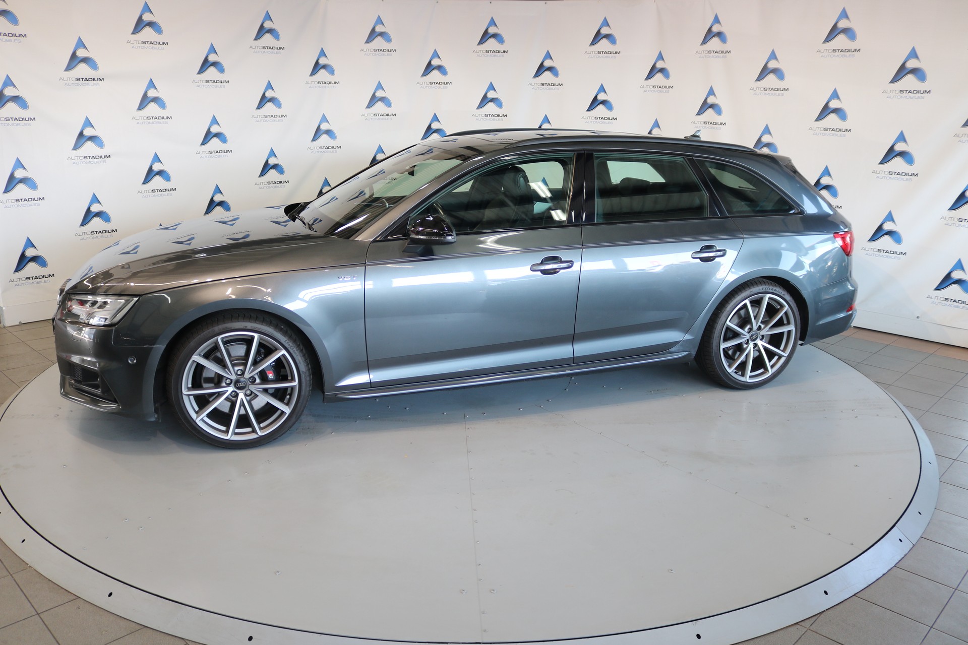 AUDI S4 Avant 3.0 TFSI quattro tiptronic-image-16