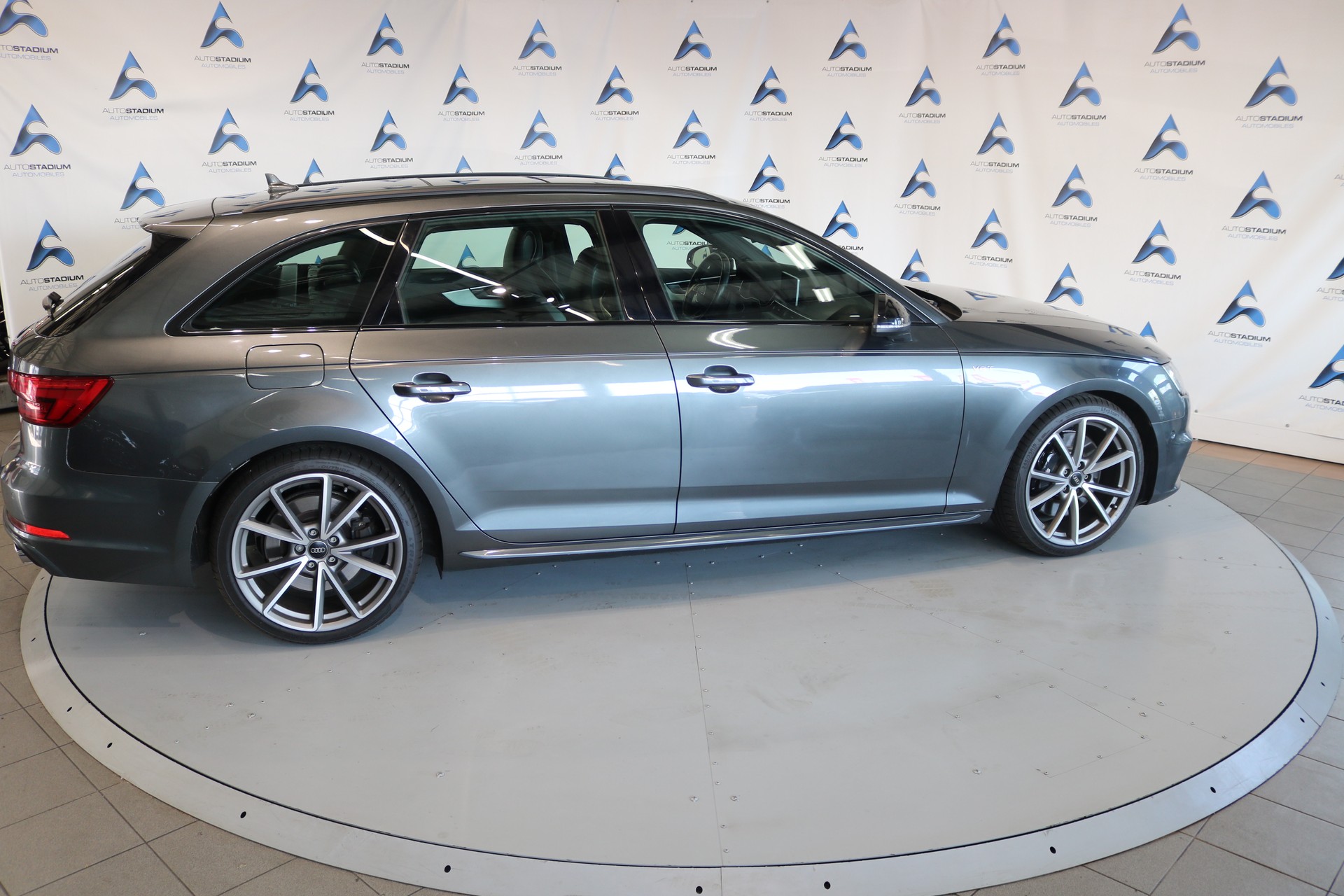 AUDI S4 Avant 3.0 TFSI quattro tiptronic-image-31