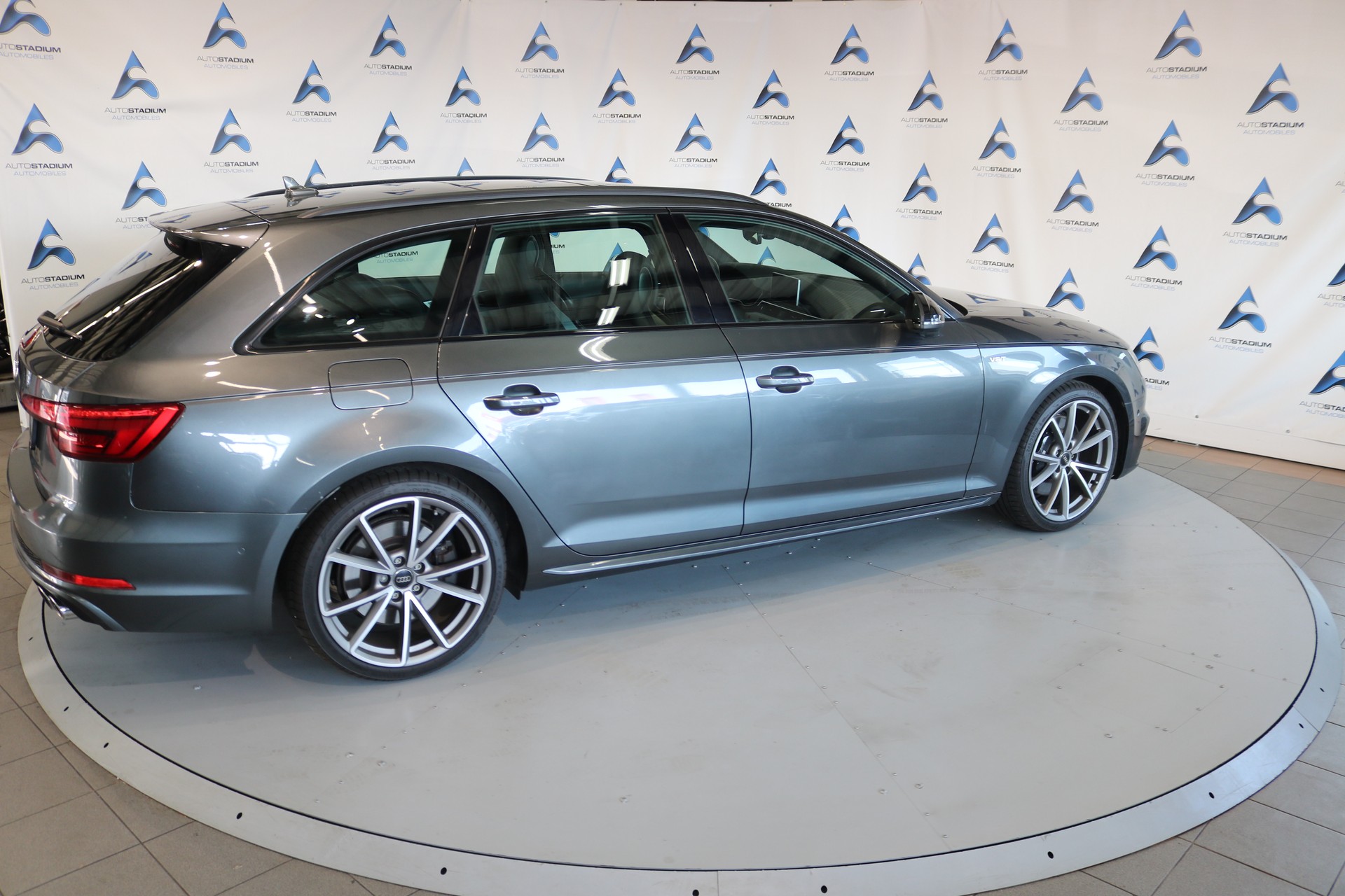 AUDI S4 Avant 3.0 TFSI quattro tiptronic-image-30