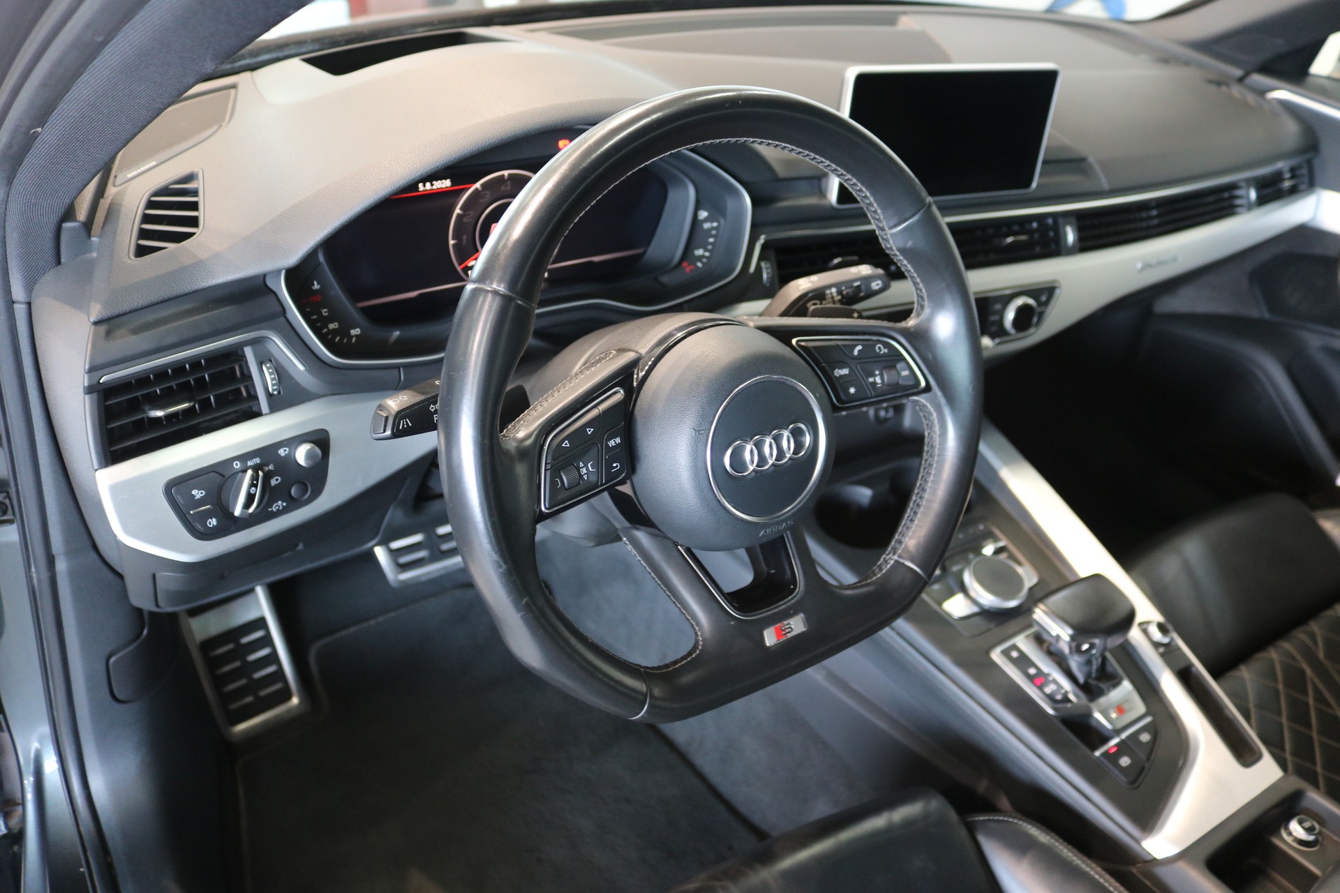 AUDI S4 Avant 3.0 TFSI quattro tiptronic-image-48