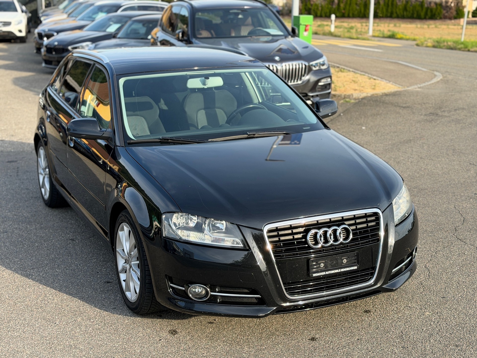 AUDI A3 Sportback 2.0 TDI Ambition-image-12