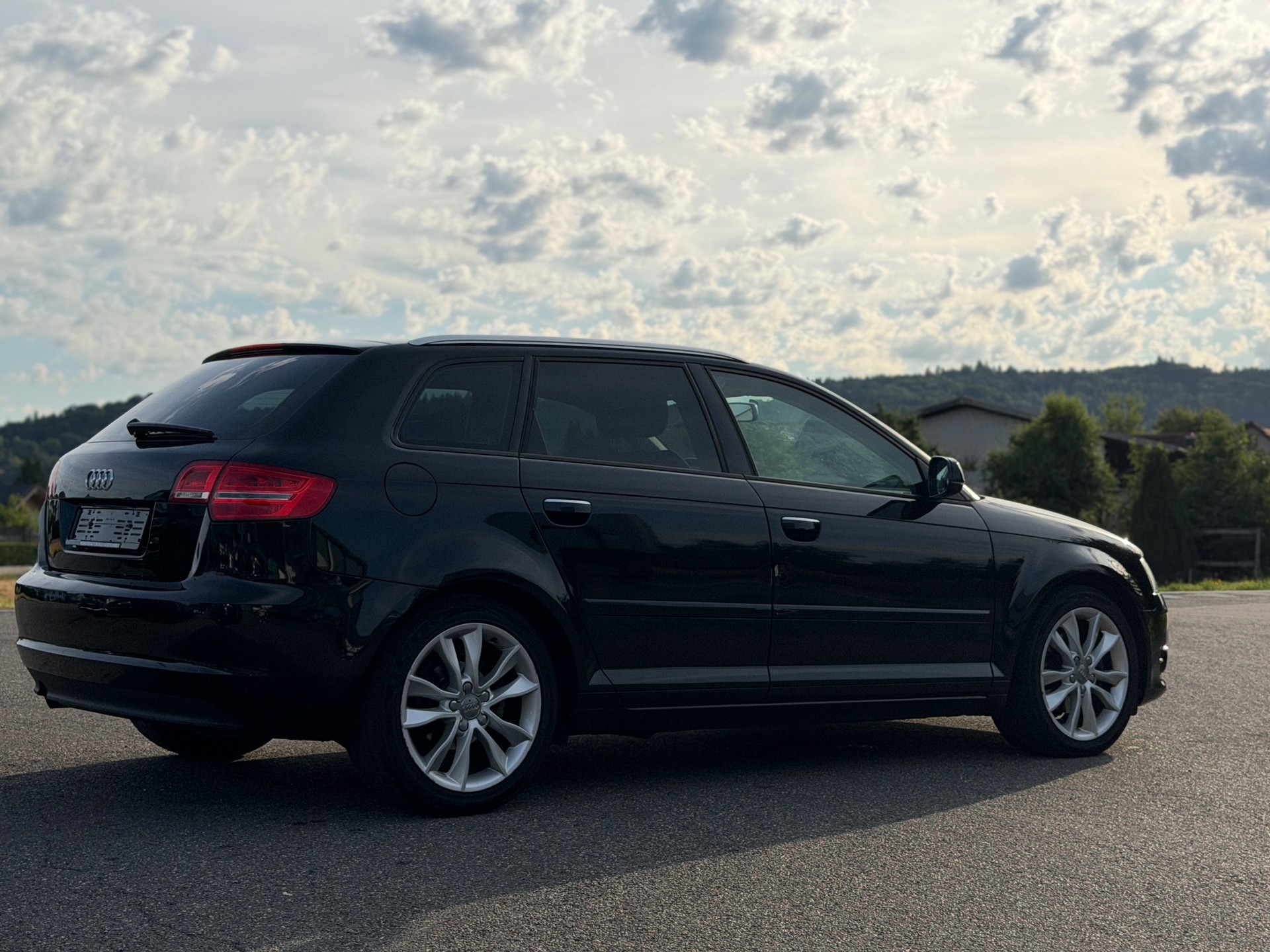 AUDI A3 Sportback 2.0 TDI Ambition-image-3