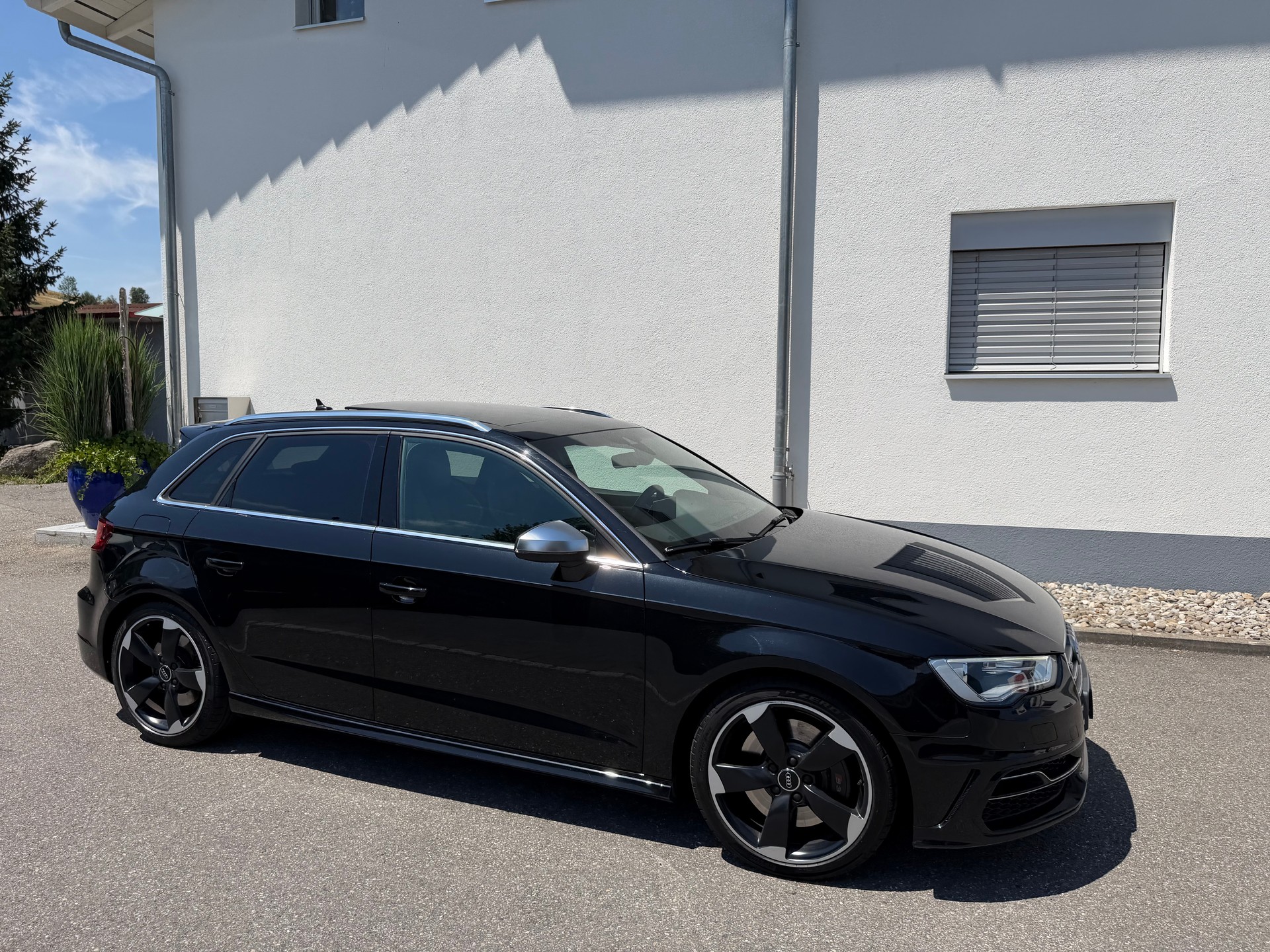 AUDI S3 Sportback 2.0 TFSI quattro S-tronic-image-3