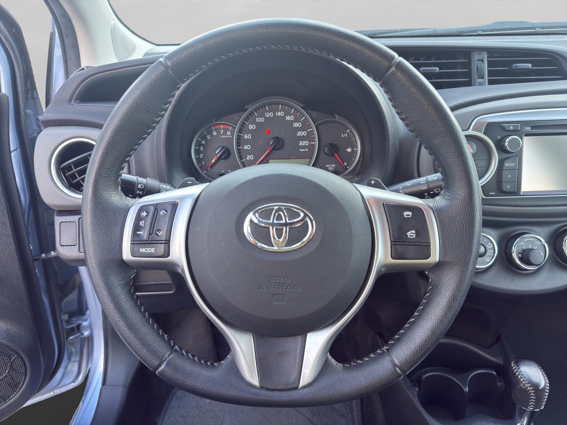 TOYOTA Yaris 1.33 Sol Premium Multidrive-image-9