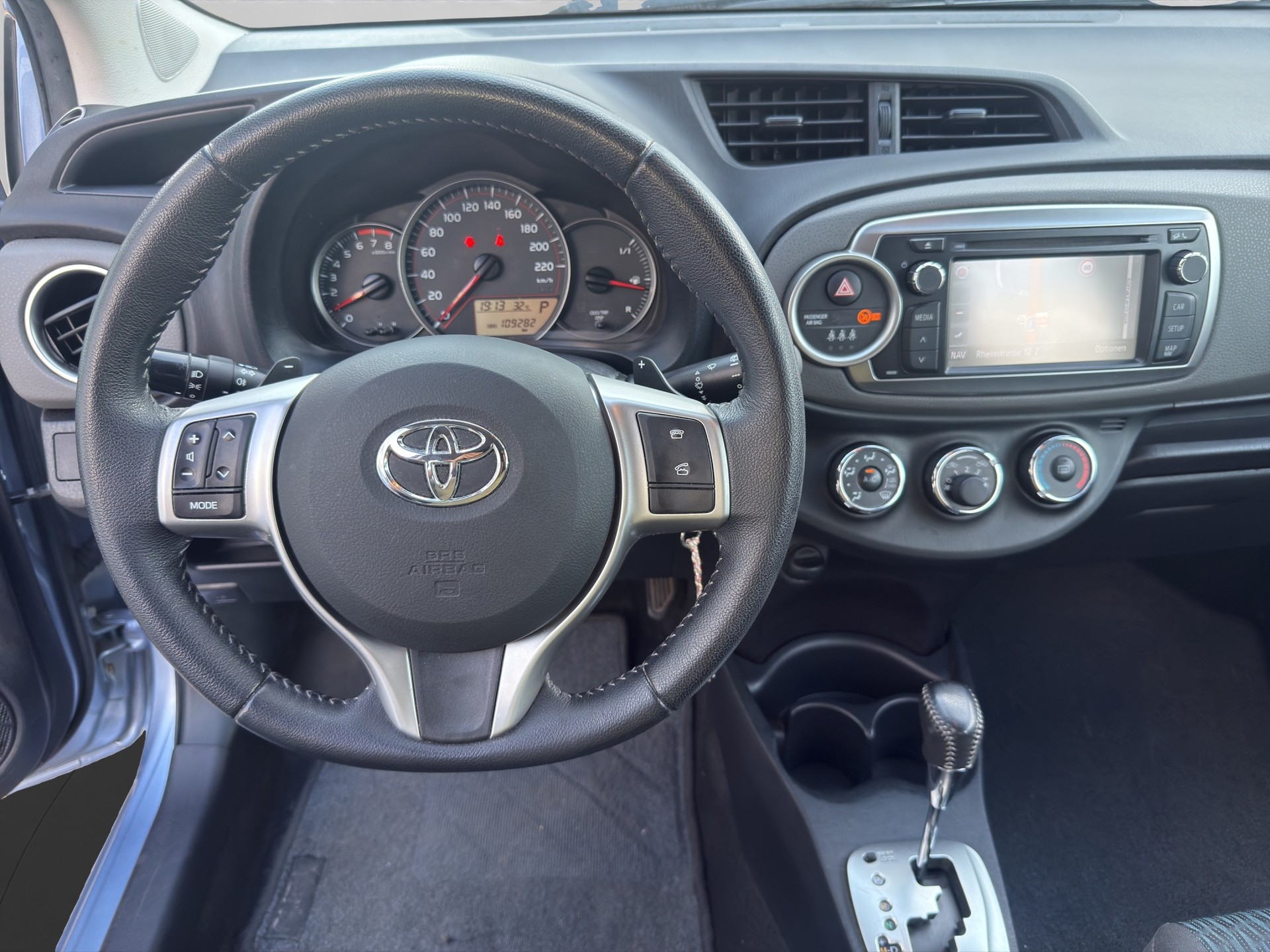 TOYOTA Yaris 1.33 Sol Premium Multidrive-image-11