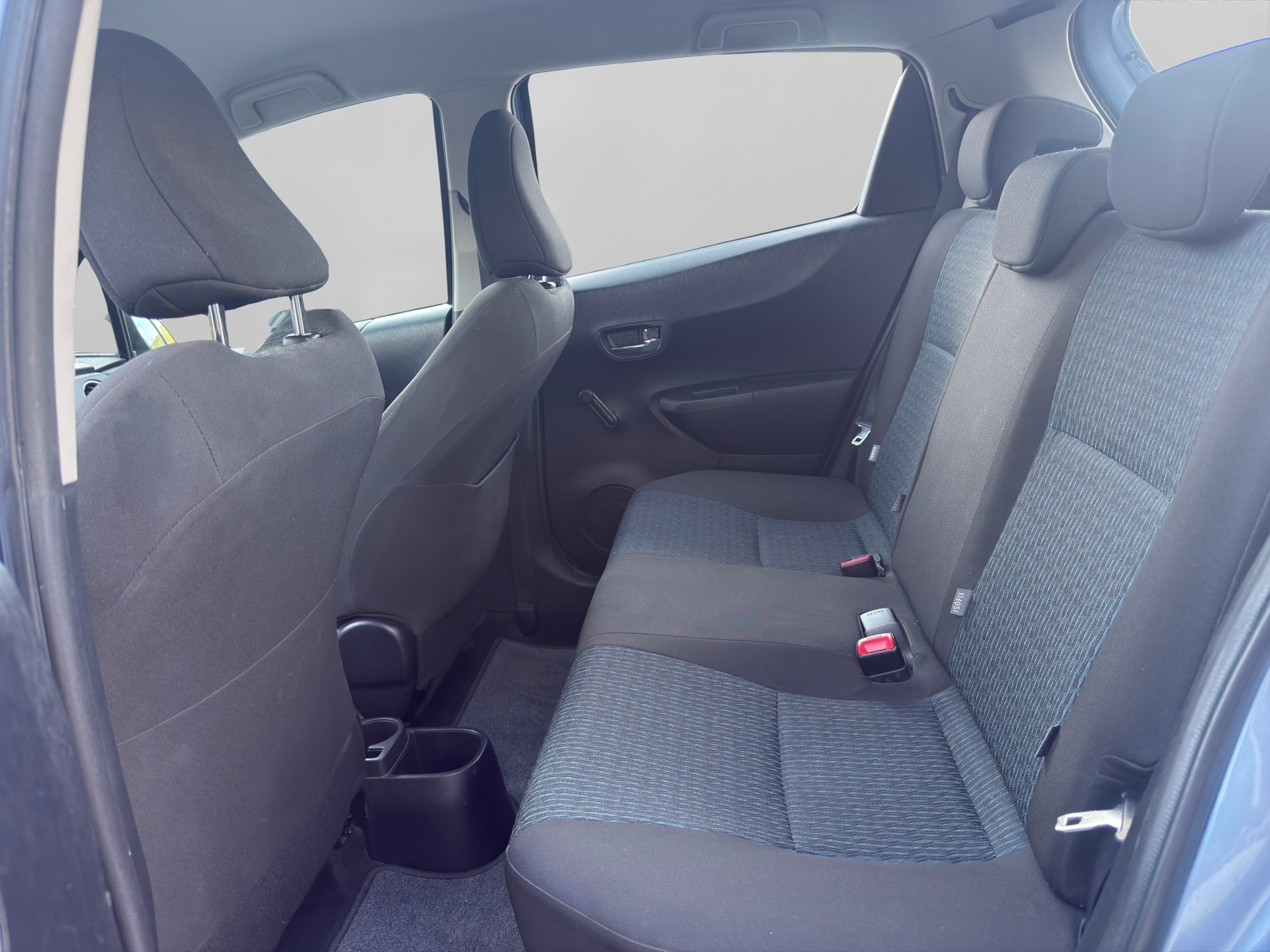 TOYOTA Yaris 1.33 Sol Premium Multidrive-image-12