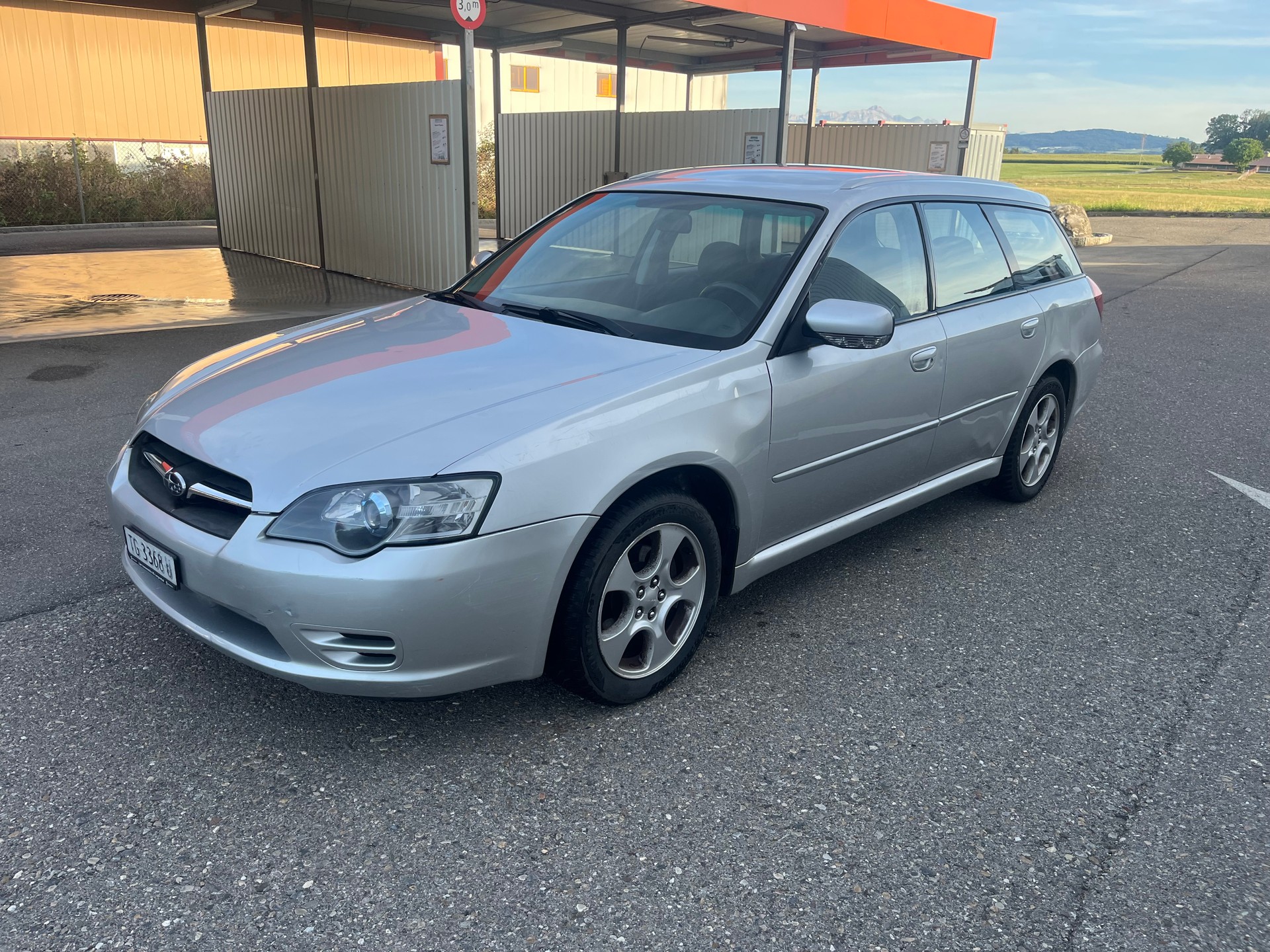 SUBARU Legacy 2.0i AWD Swiss-image-2