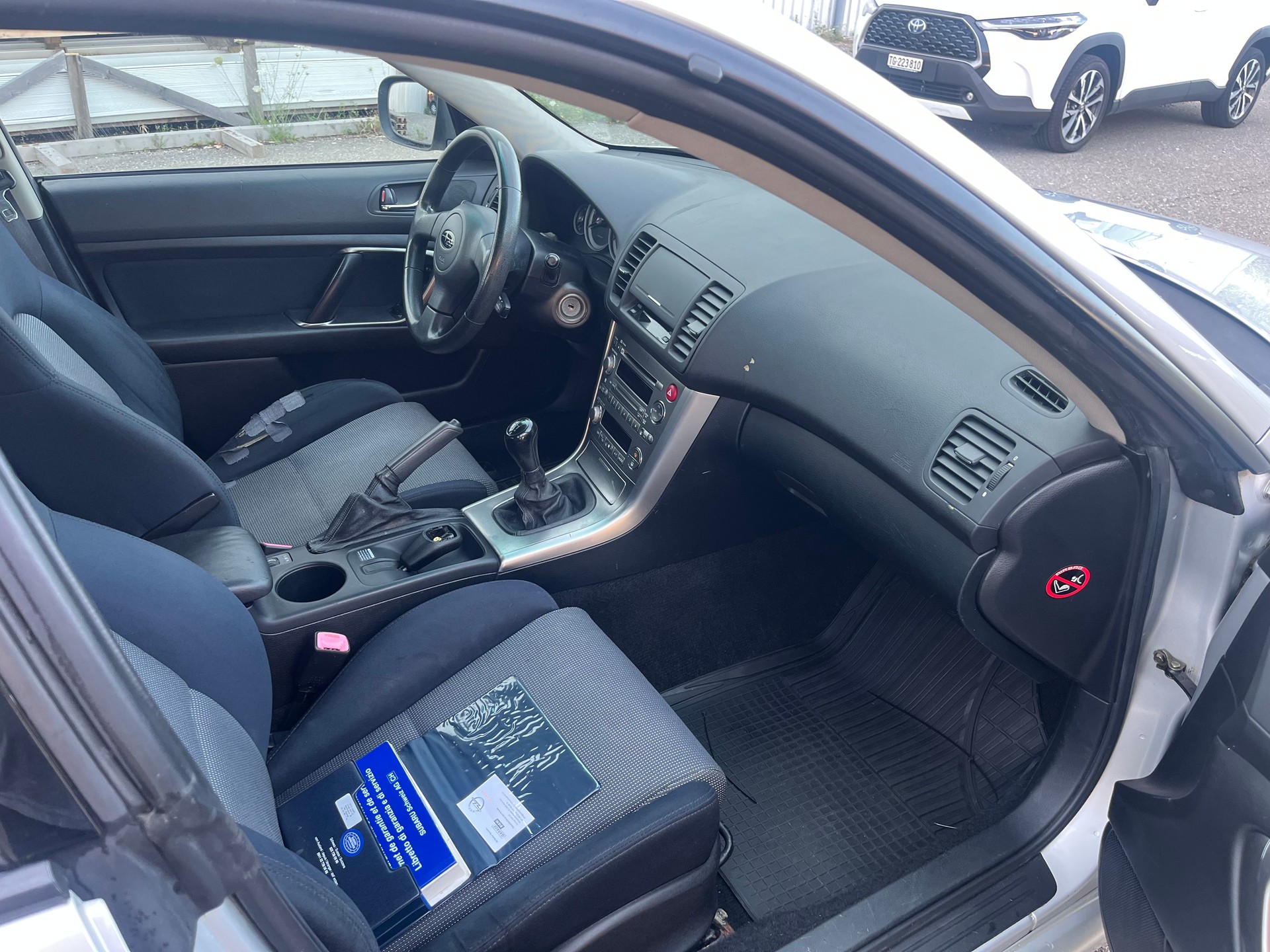 SUBARU Legacy 2.0i AWD Swiss-image-8