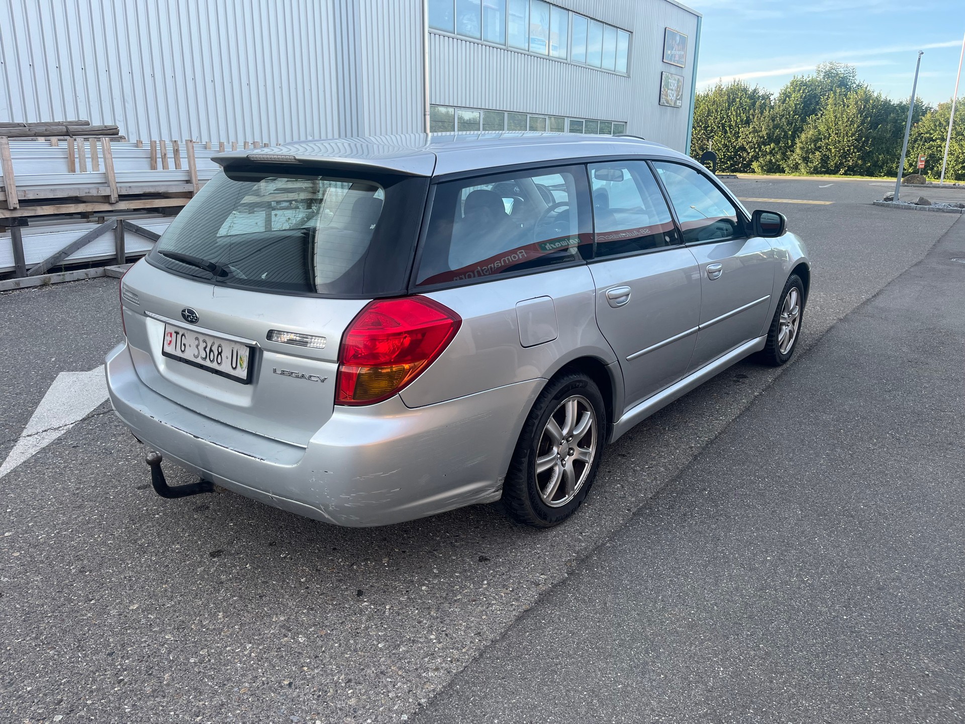 SUBARU Legacy 2.0i AWD Swiss-image-5