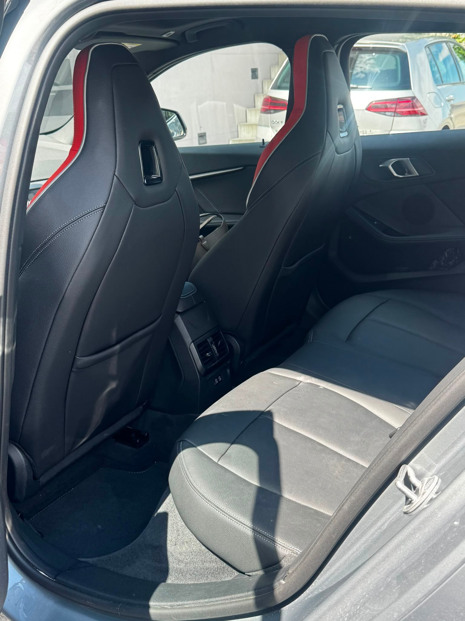 BMW 120d xDrive SAG-image-1
