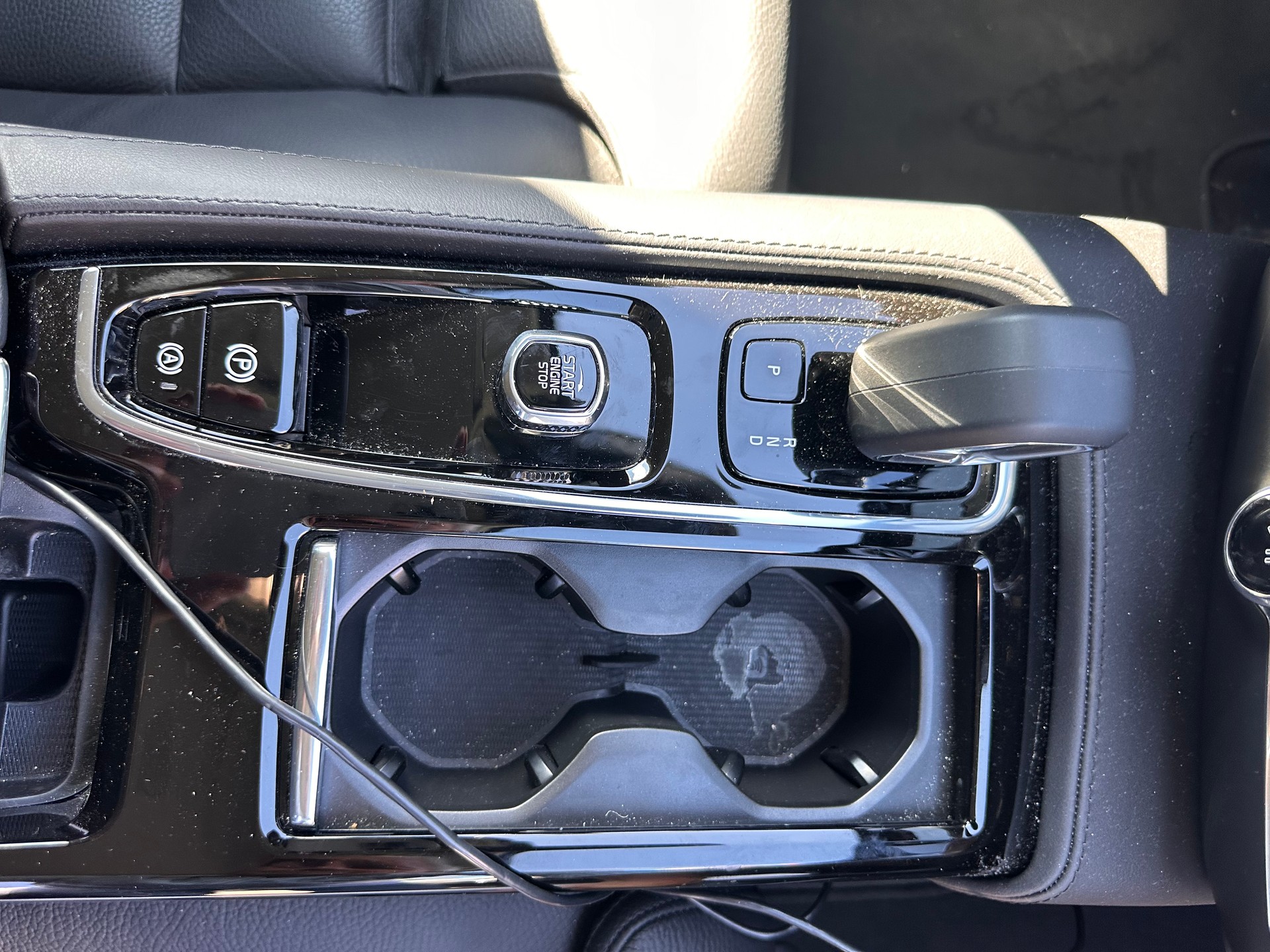 VOLVO V60 T6 eAWD Plug in Hybrid Plus Dark Geartronic-image-4