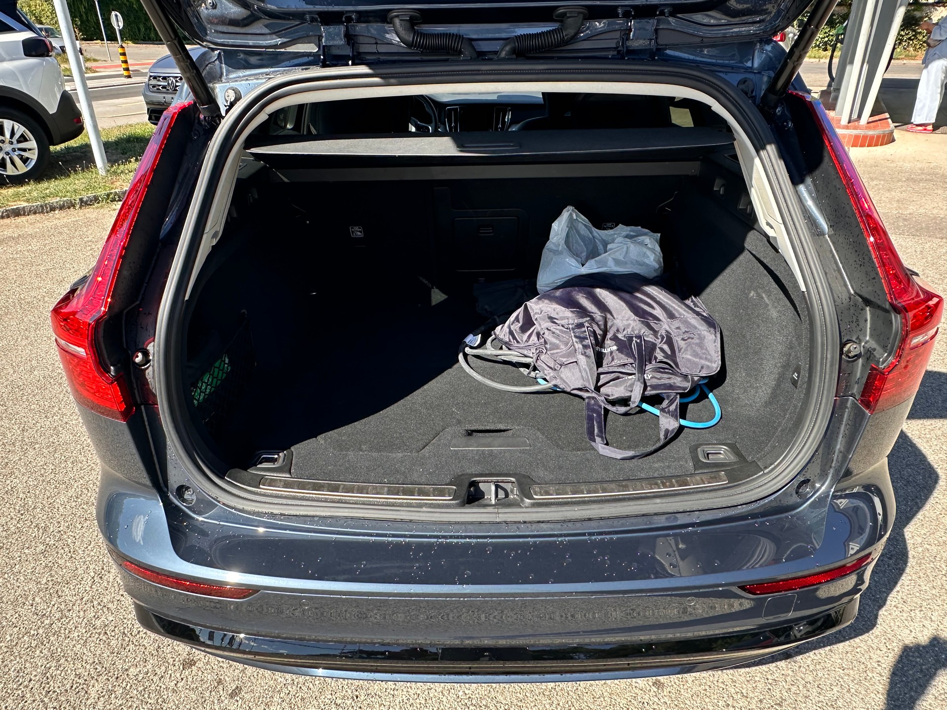 VOLVO V60 T6 eAWD Plug in Hybrid Plus Dark Geartronic-image-8
