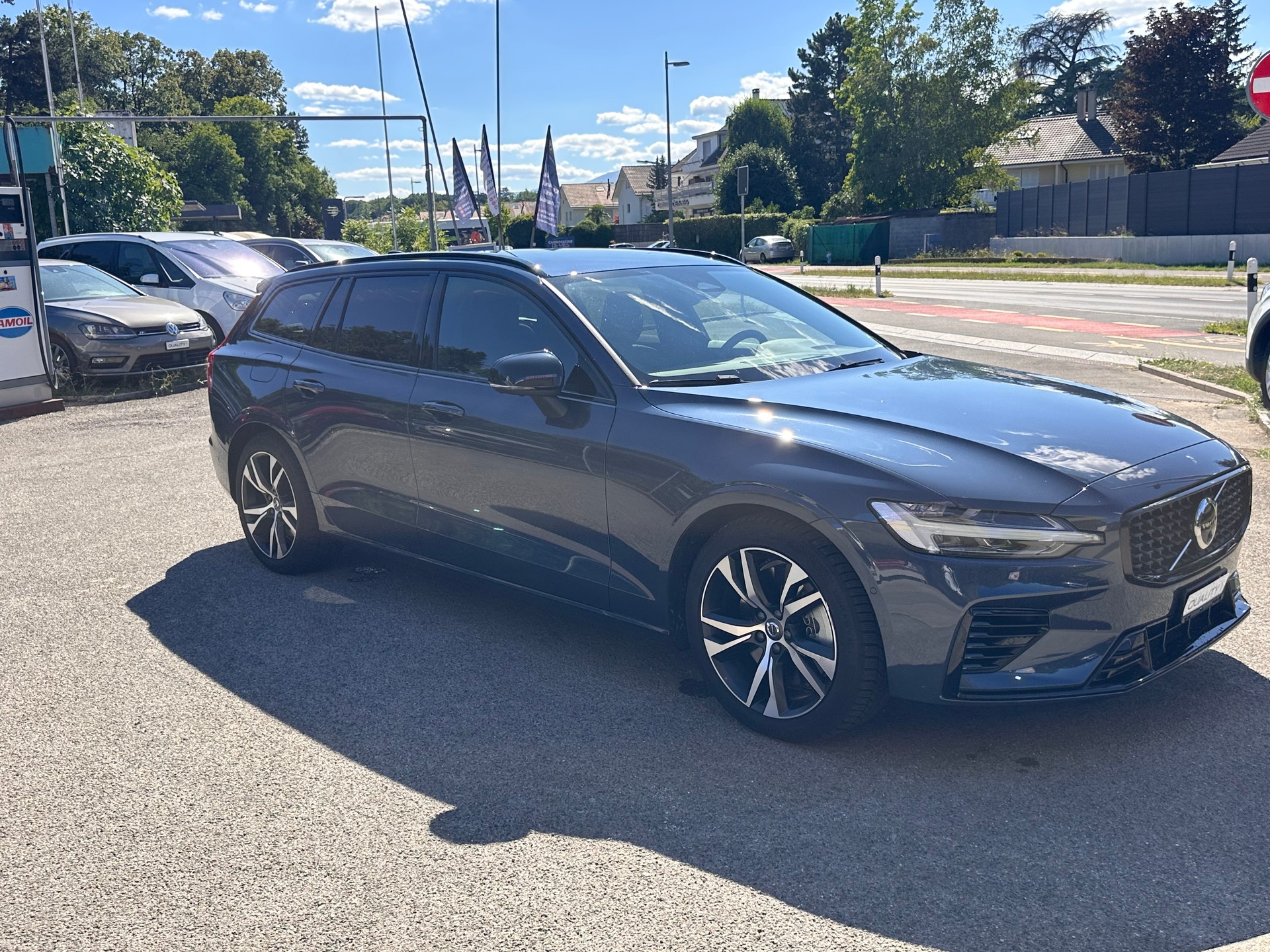 VOLVO V60 T6 eAWD Plug in Hybrid Plus Dark Geartronic-image-2