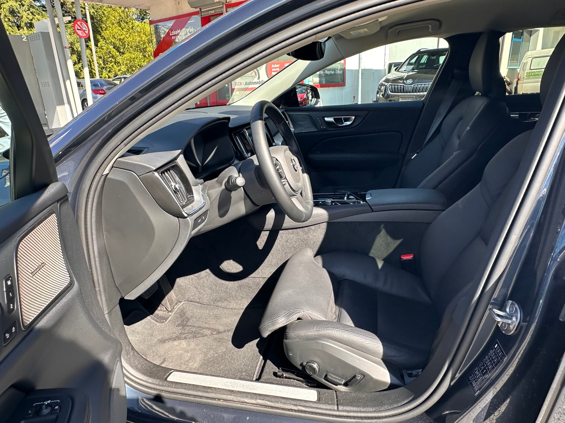 VOLVO V60 T6 eAWD Plug in Hybrid Plus Dark Geartronic-image-11