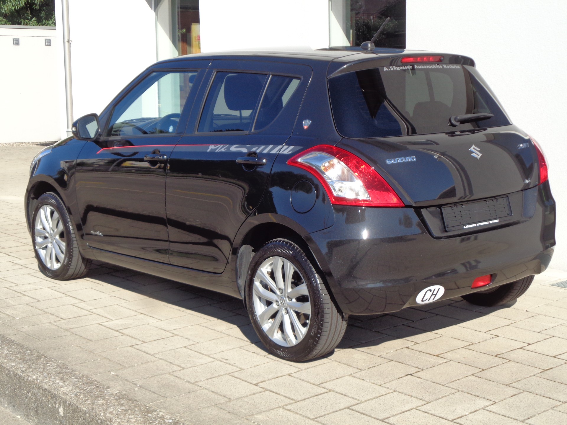 SUZUKI Swift 1.2i 16V PizSulai Top 4x4-image-4