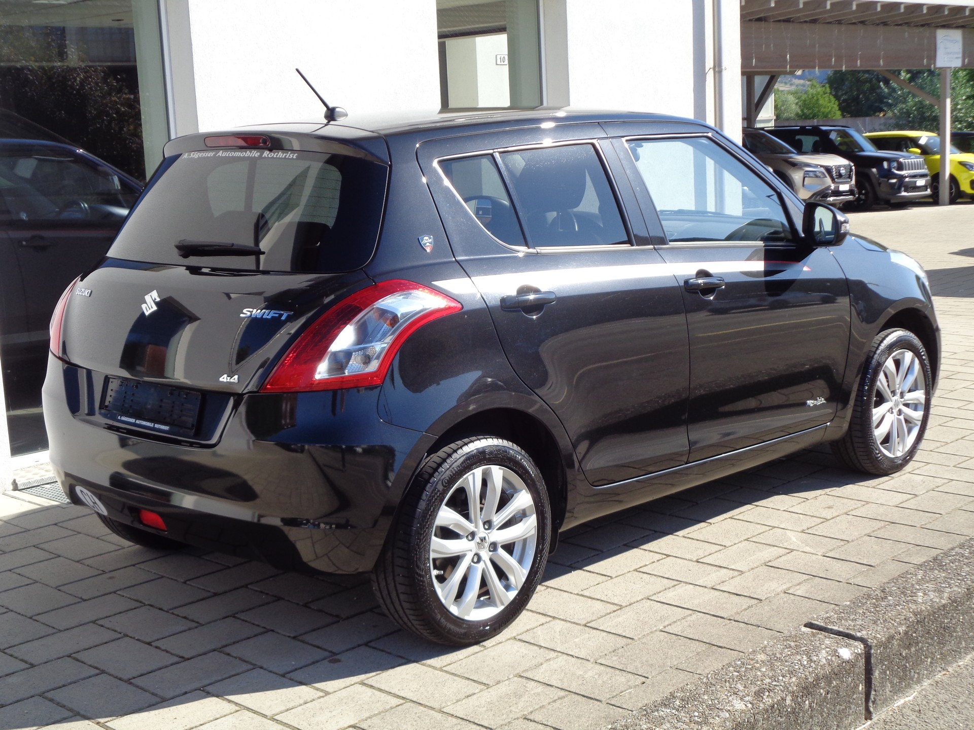 SUZUKI Swift 1.2i 16V PizSulai Top 4x4-image-1