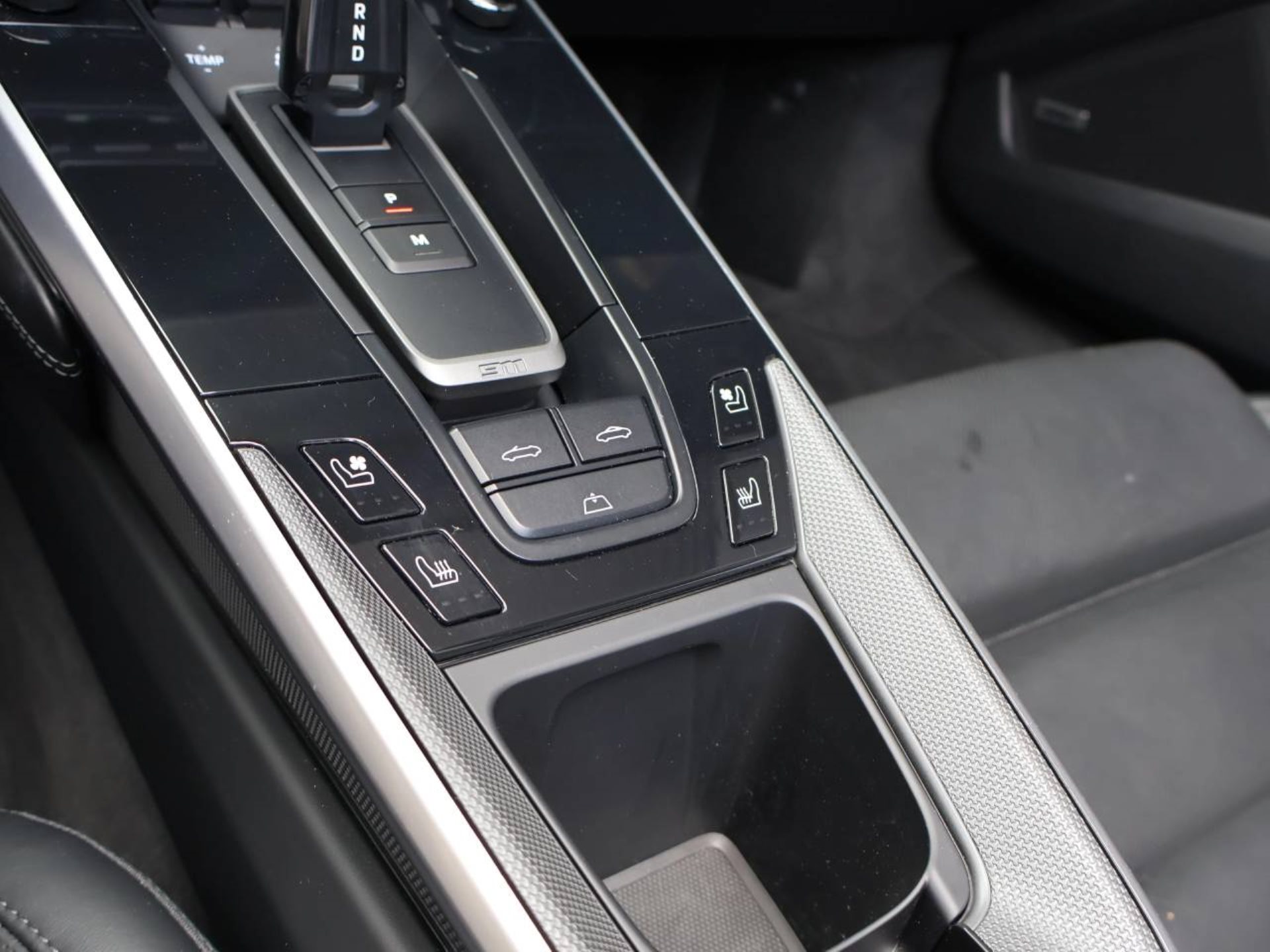 PORSCHE 911 Turbo Cabriolet-image-19