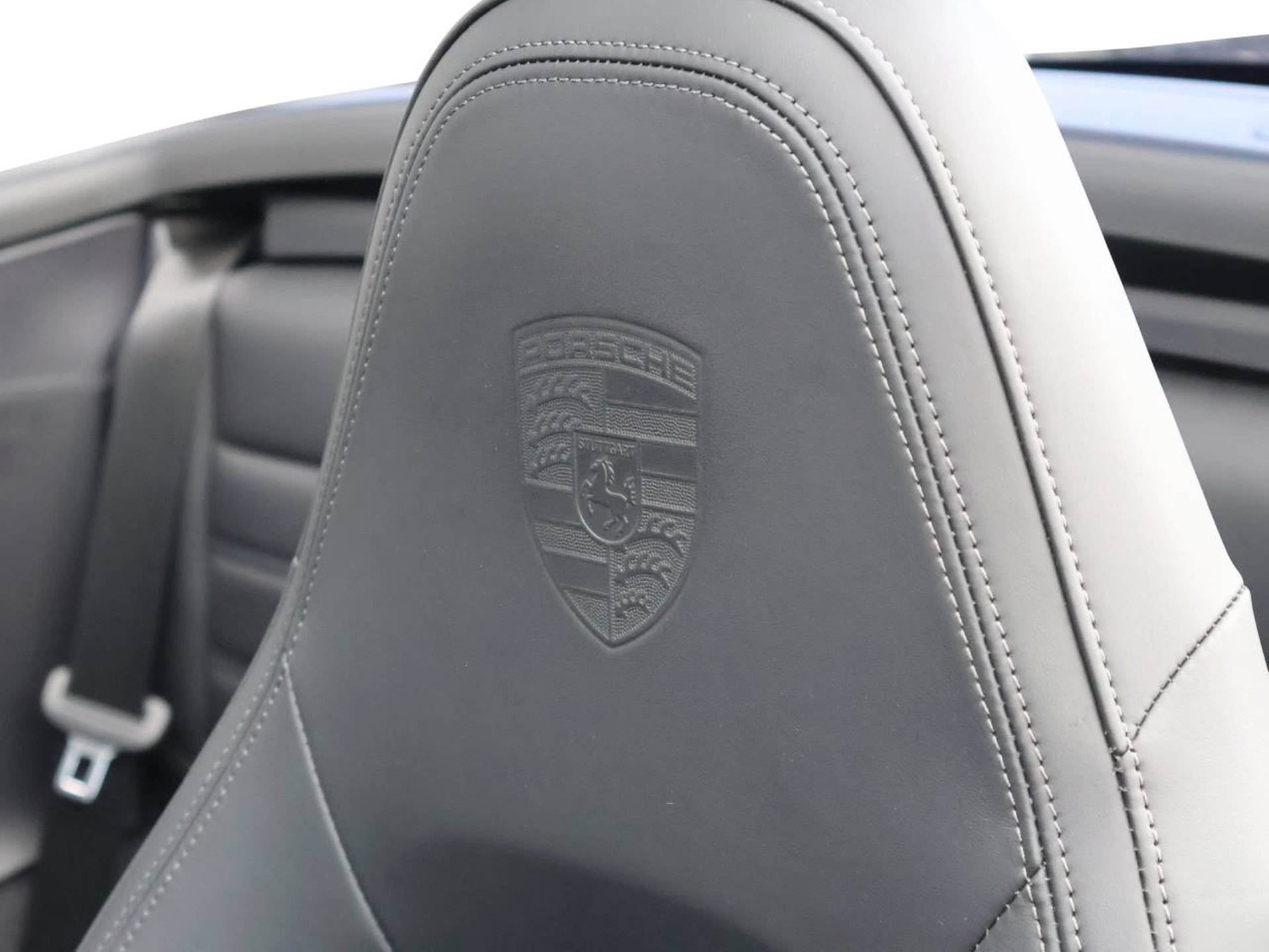 PORSCHE 911 Turbo Cabriolet-image-23