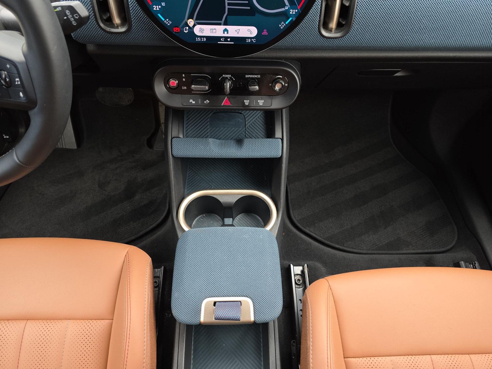 MINI Countryman SE ALL4 U25 (CH) ** Smokey Green ** 100 % électrique **-image-25