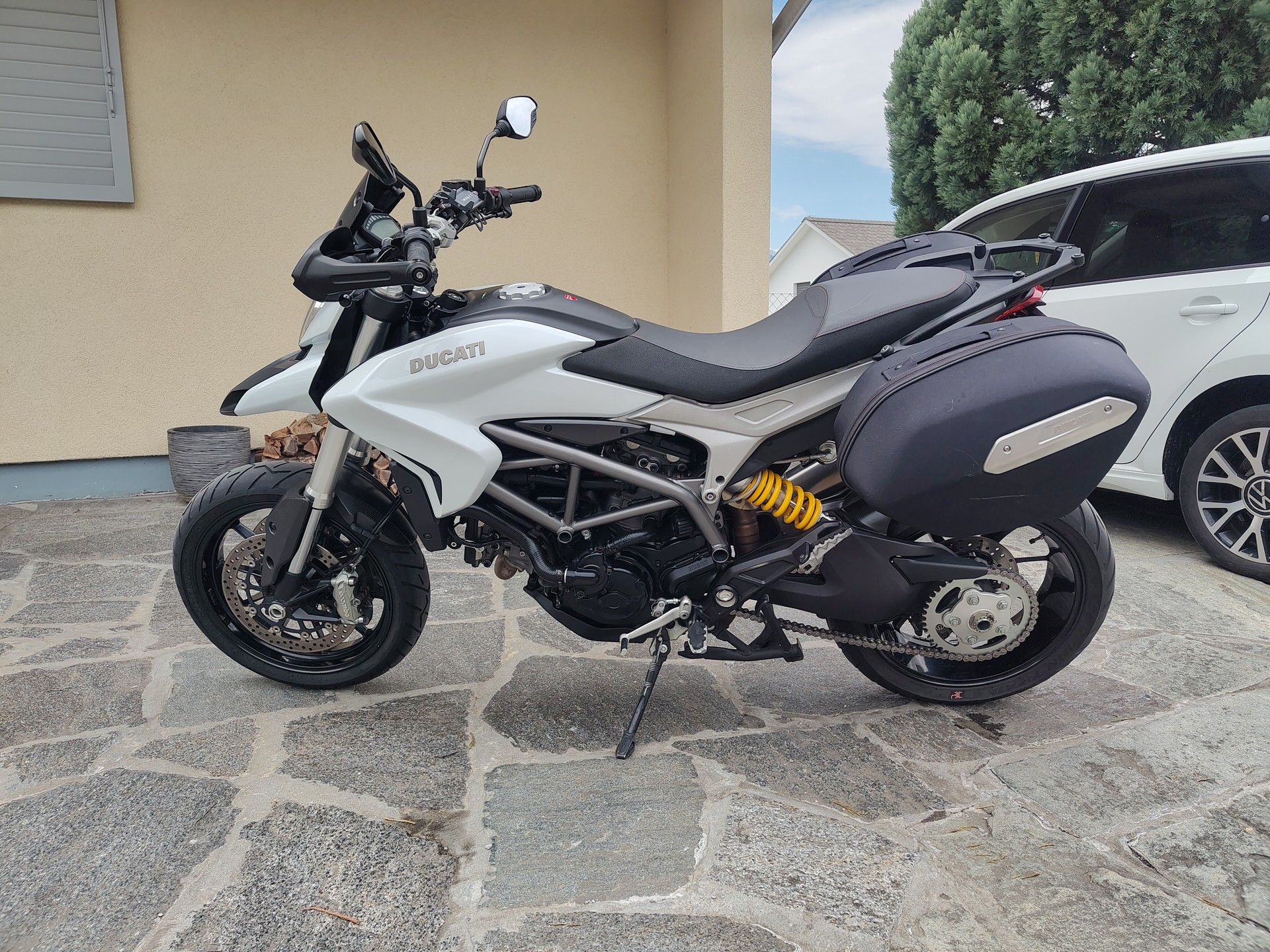 DUCATI Hypermotard/Hyperstrada 821-image-5