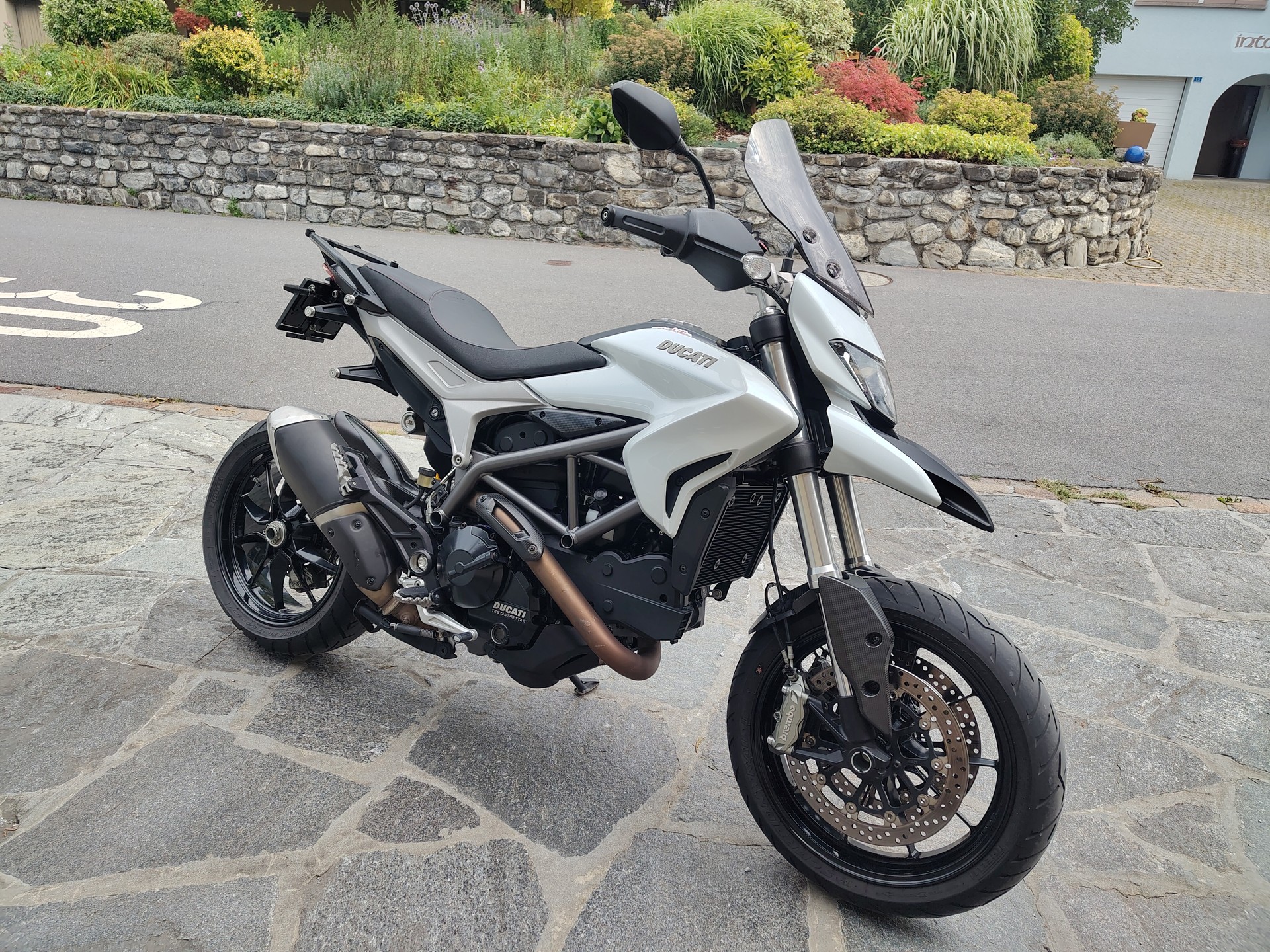 DUCATI Hypermotard/Hyperstrada 821-image-2