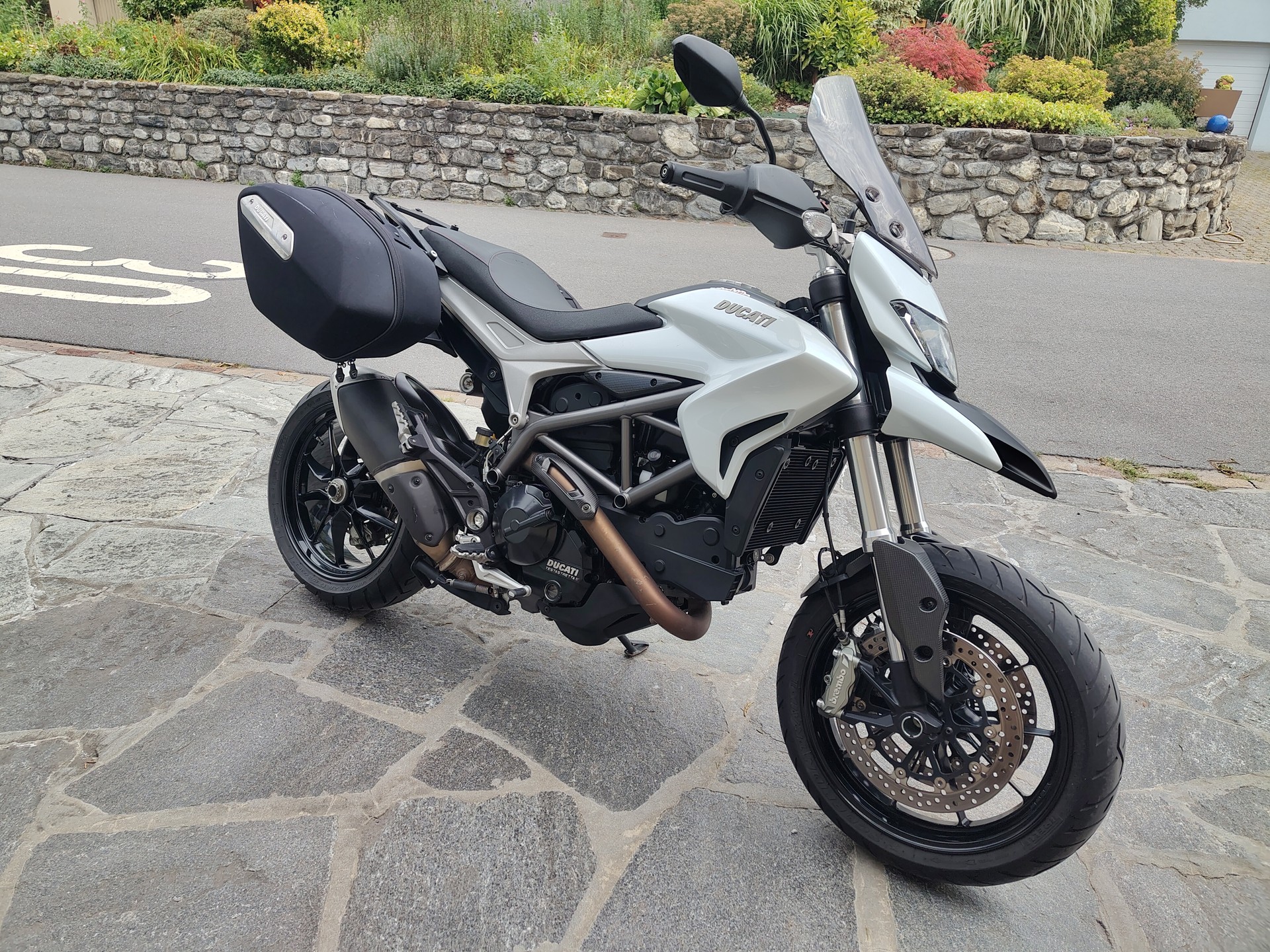 DUCATI Hypermotard/Hyperstrada 821-image-3