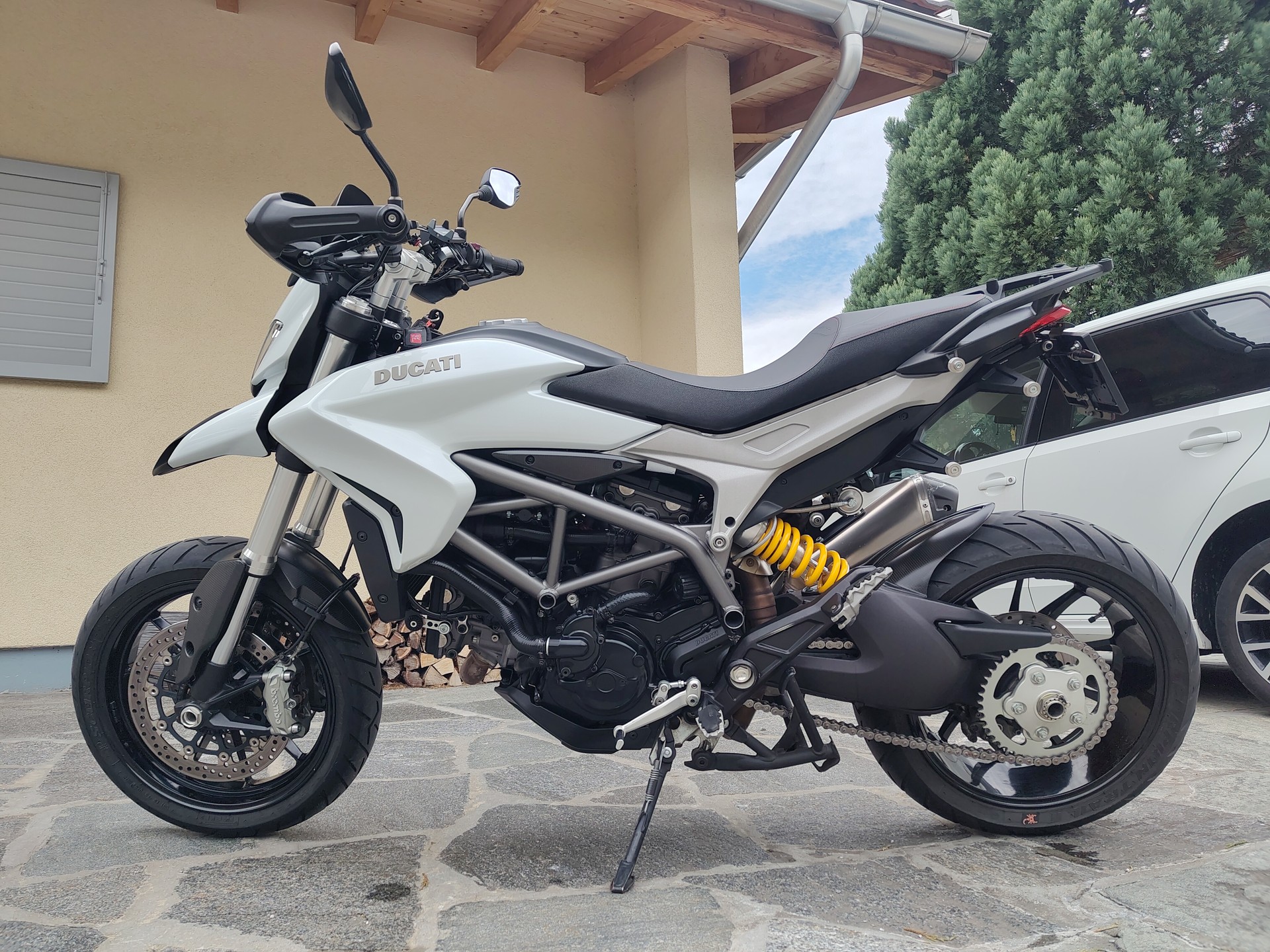 DUCATI Hypermotard/Hyperstrada 821-image-4