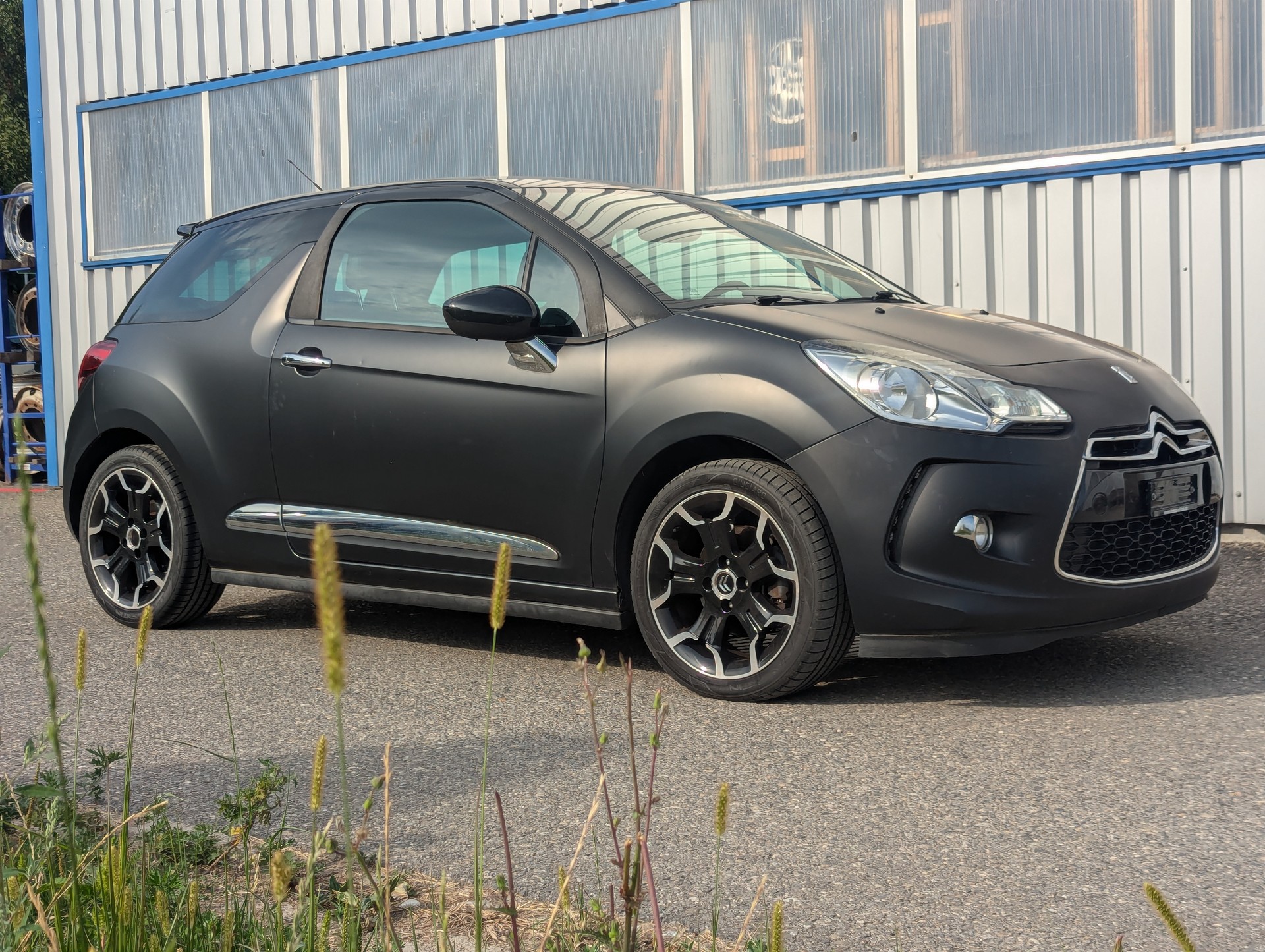 DS AUTOMOBILES DS3 1.6 THP Black & Silver-image-0