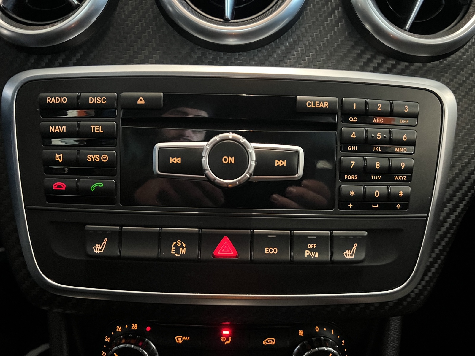 MERCEDES-BENZ A 250 AMG Line 4Matic 7G-DCT-image-13