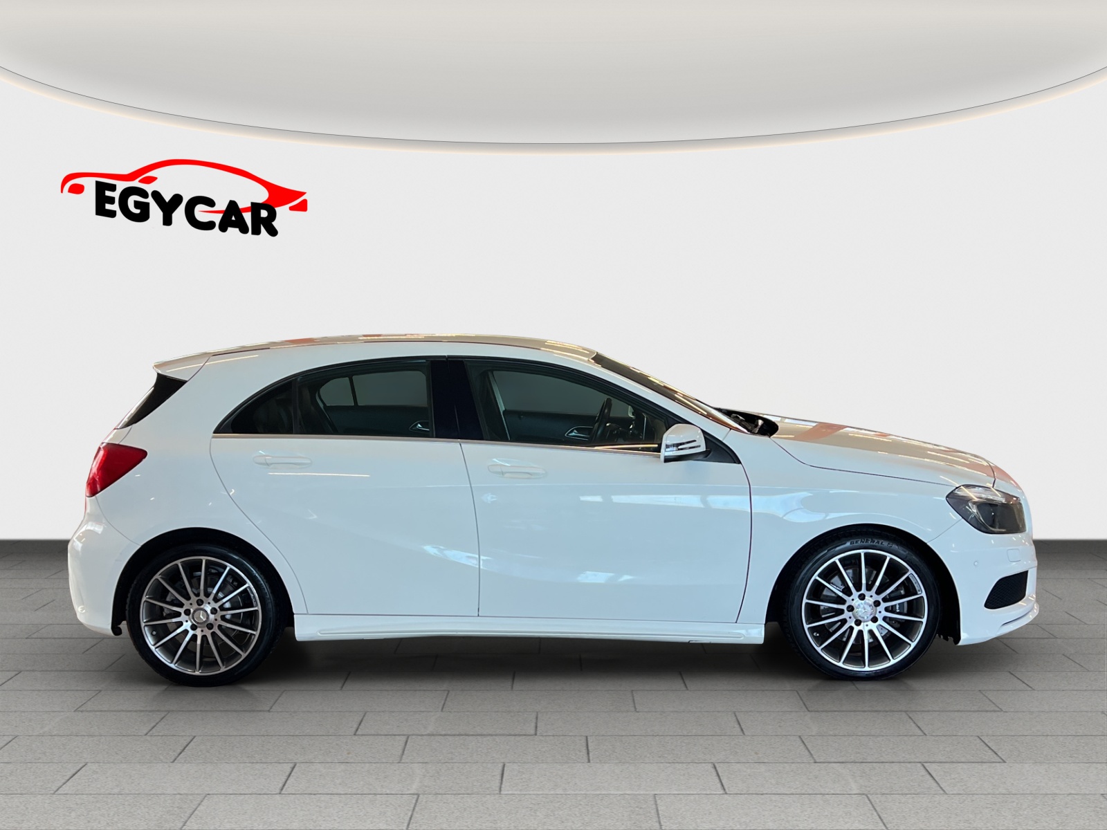 MERCEDES-BENZ A 250 AMG Line 4Matic 7G-DCT-image-7