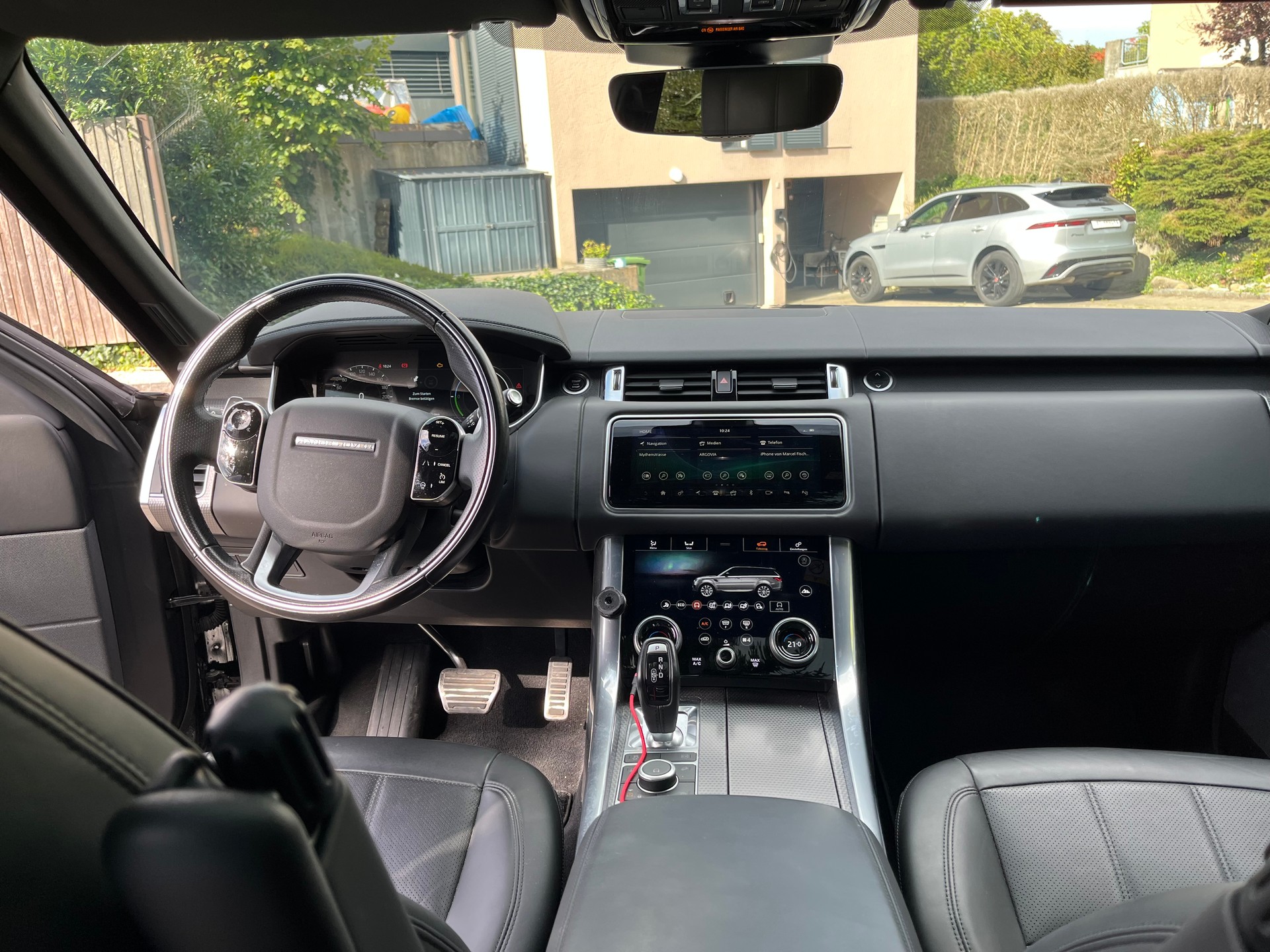 LAND ROVER 2.0 P400e HSE Dynamic-image-5