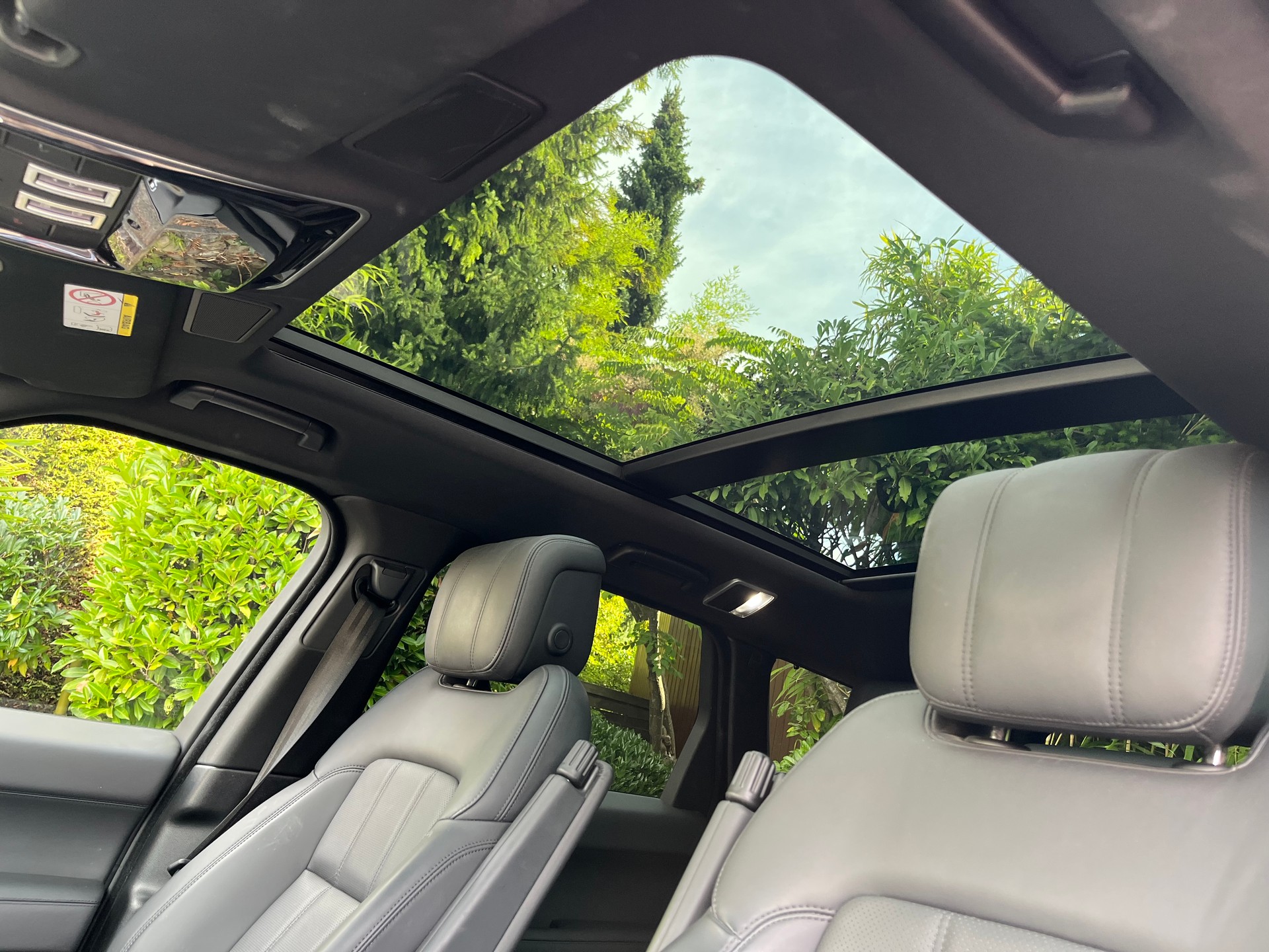 LAND ROVER 2.0 P400e HSE Dynamic-image-4