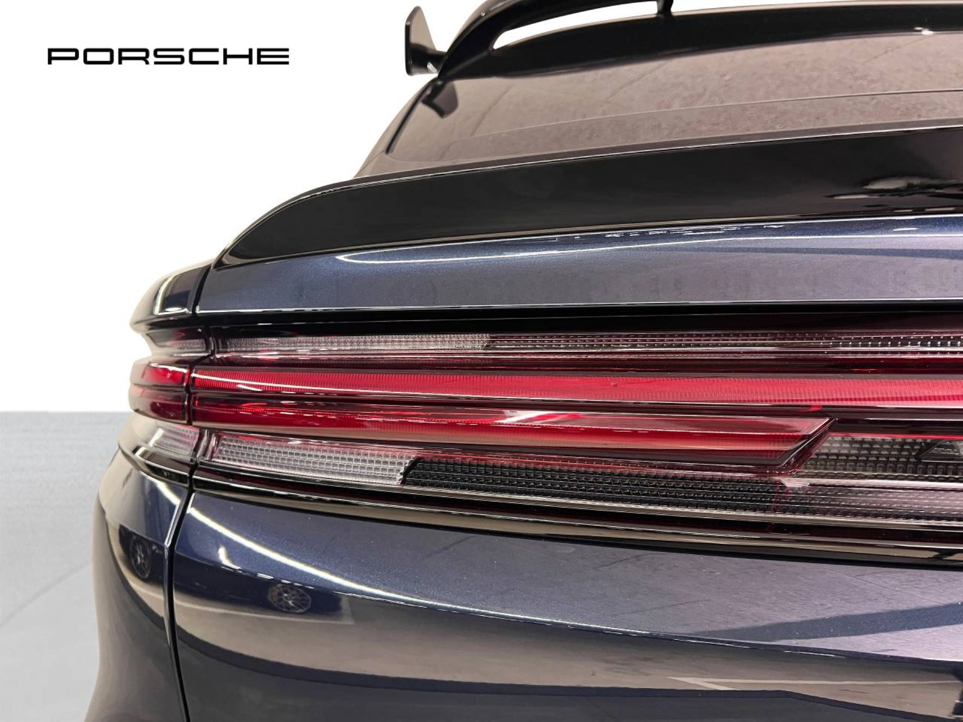 PORSCHE Cayenne Turbo E-Hybrid Coupé mit GT-Paket-image-12