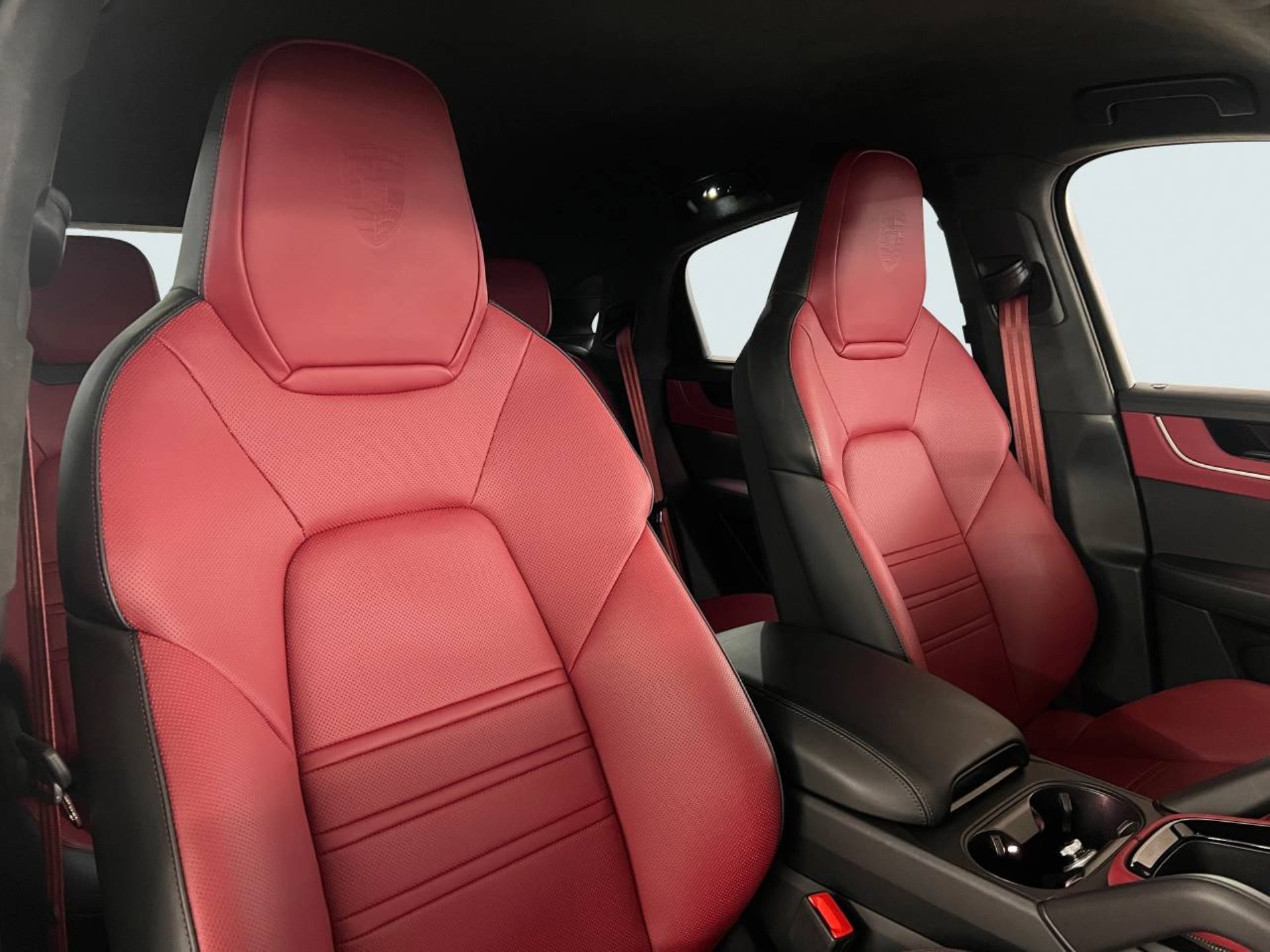 PORSCHE Cayenne Turbo E-Hybrid Coupé mit GT-Paket-image-19