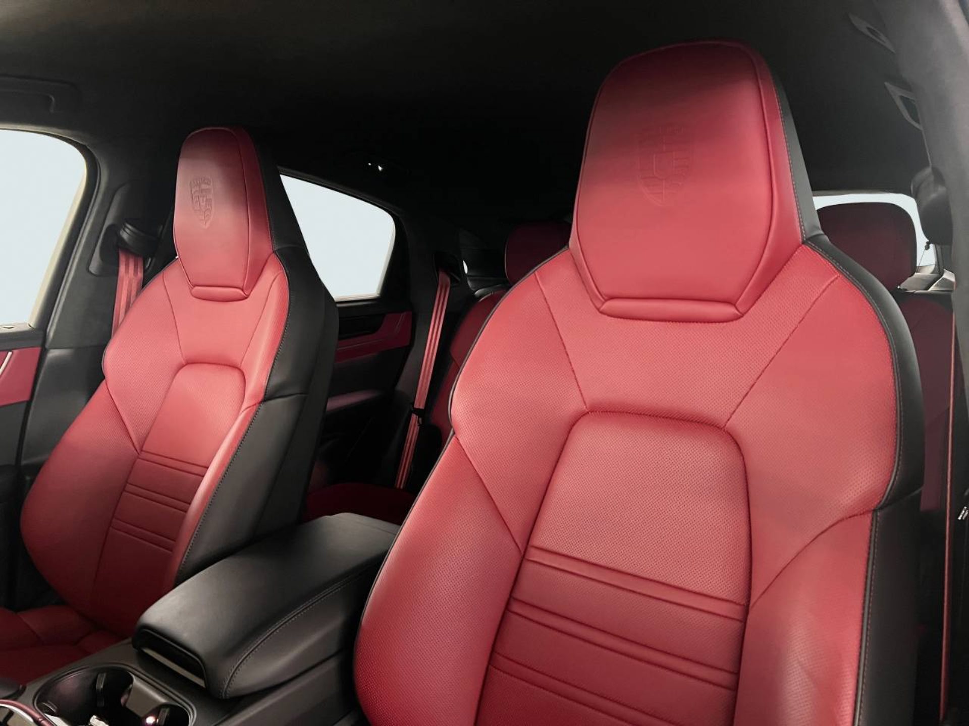 PORSCHE Cayenne Turbo E-Hybrid Coupé mit GT-Paket-image-4