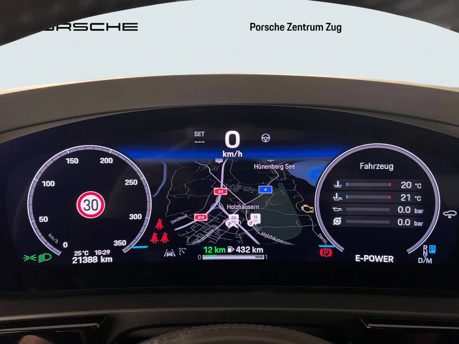 PORSCHE Cayenne Turbo E-Hybrid Coupé mit GT-Paket-image-25