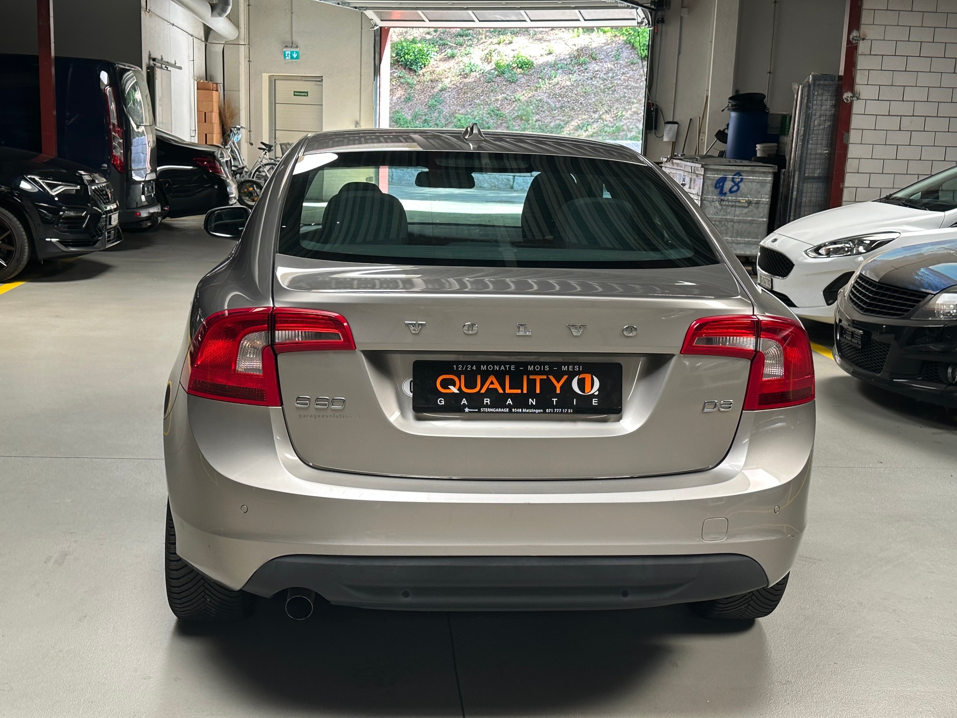 VOLVO S60 D3 Summum Geartronic-image-5