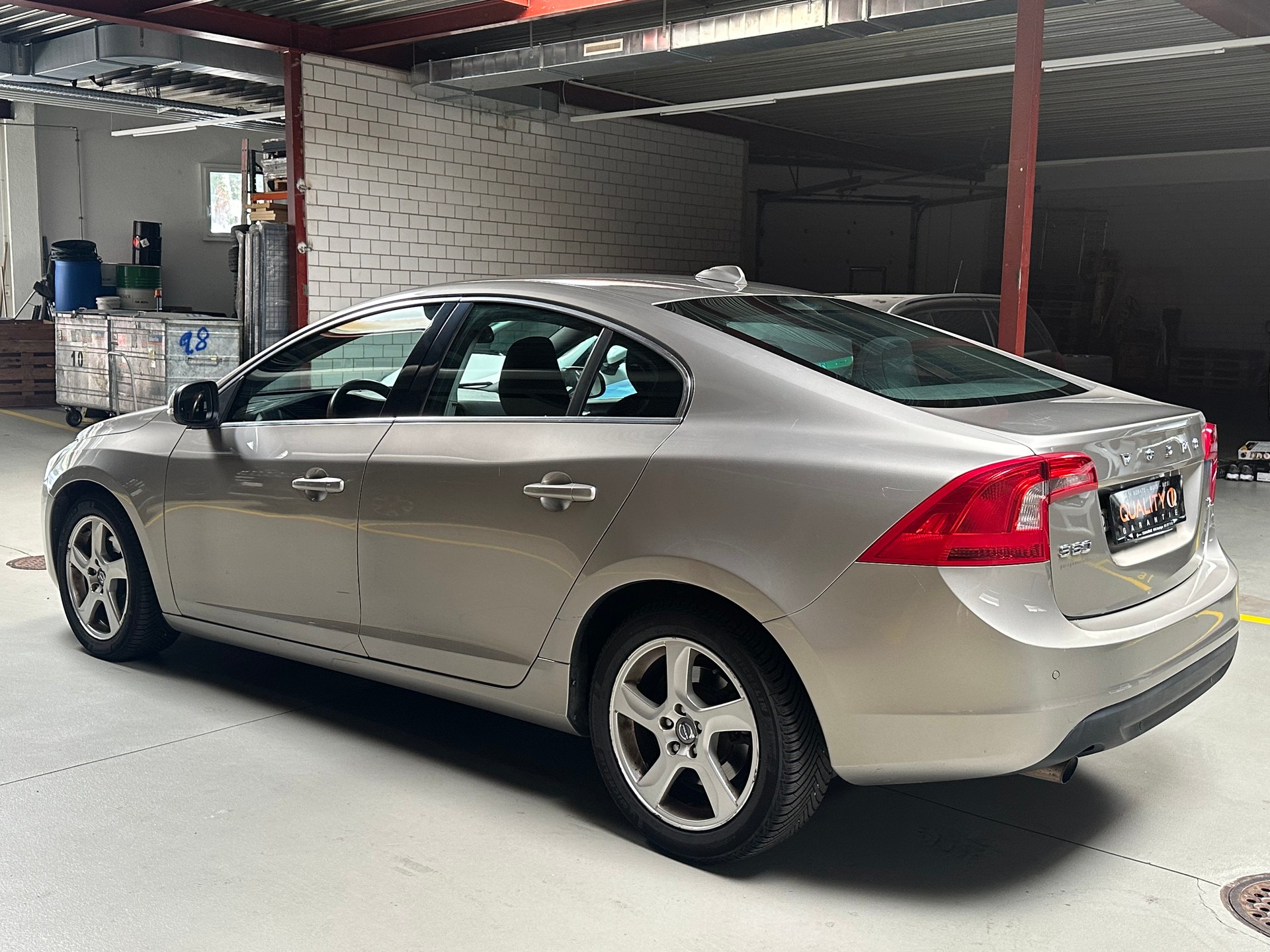 VOLVO S60 D3 Summum Geartronic-image-2