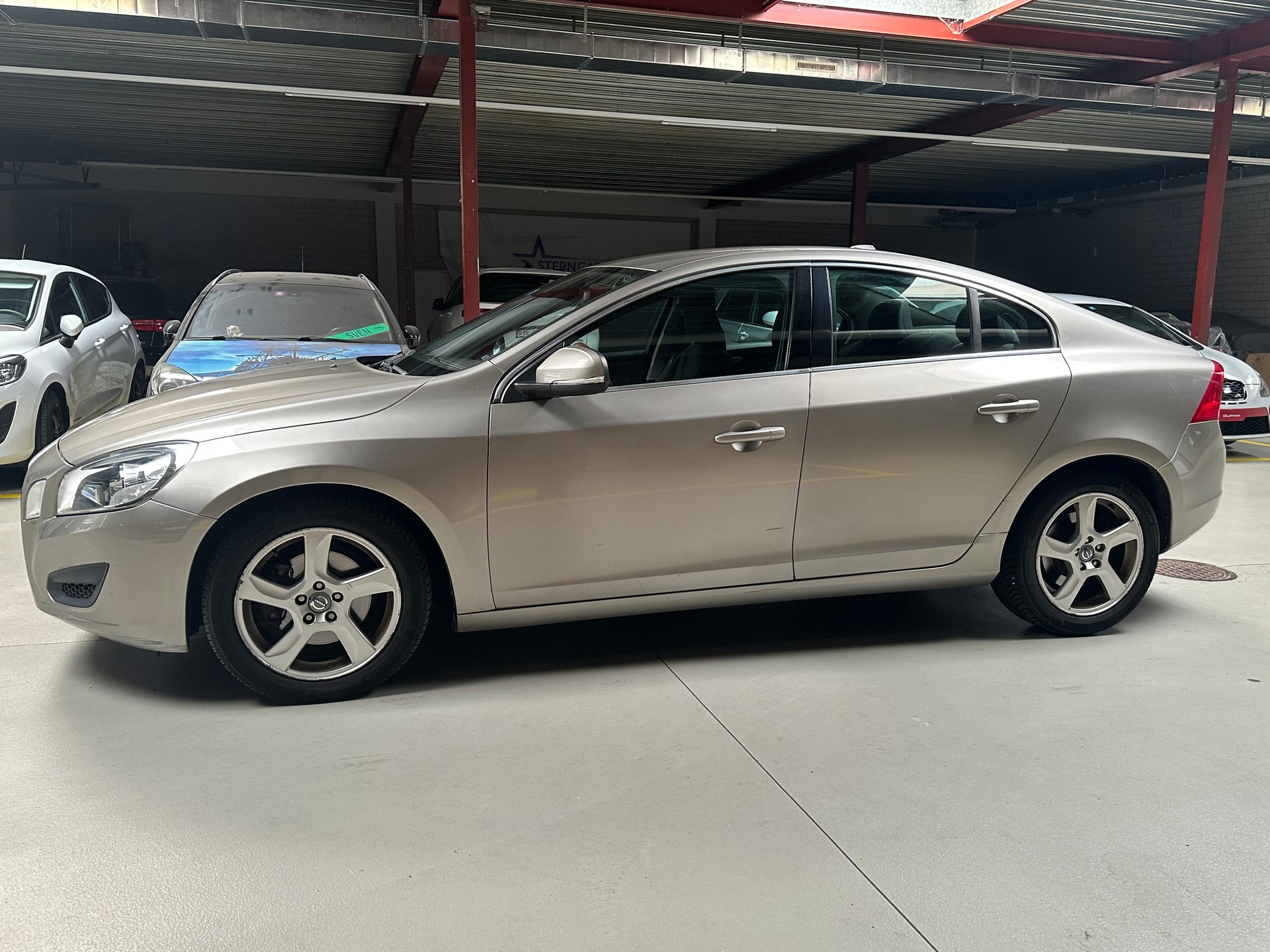VOLVO S60 D3 Summum Geartronic-image-1