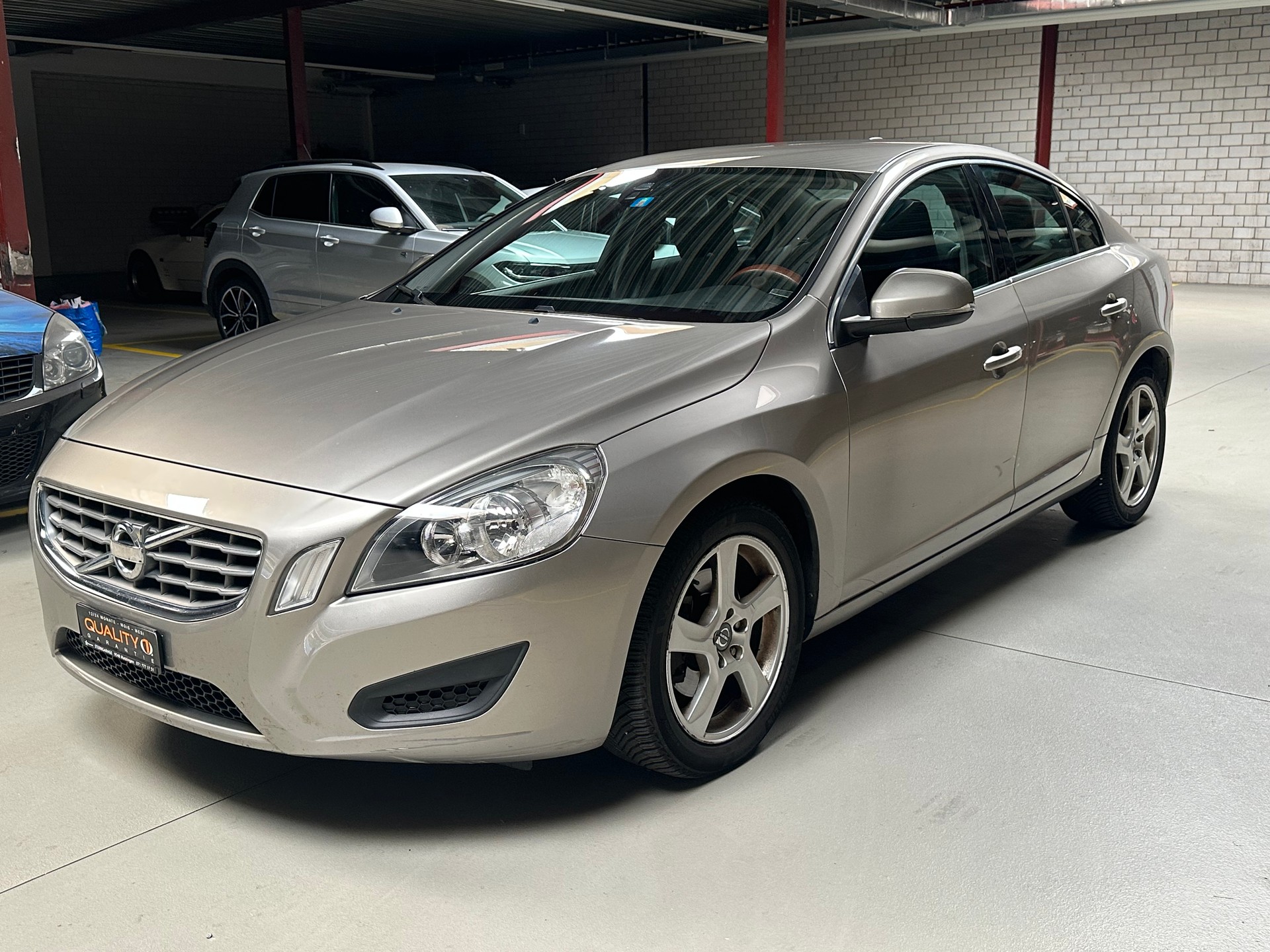 VOLVO S60 D3 Summum Geartronic-image-0