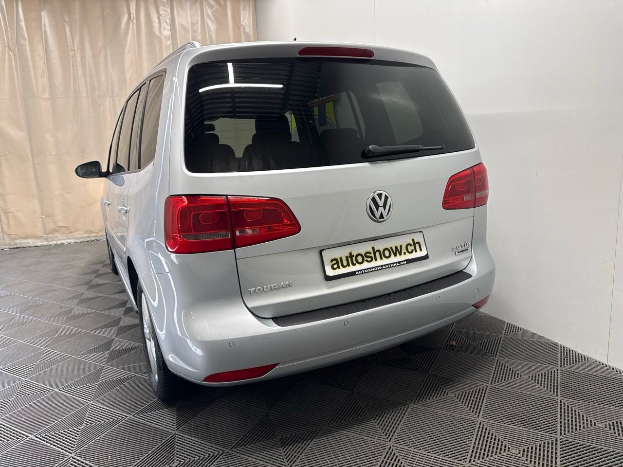VW Touran 2.0 TDI BlueMotion Technology Highline-image-10
