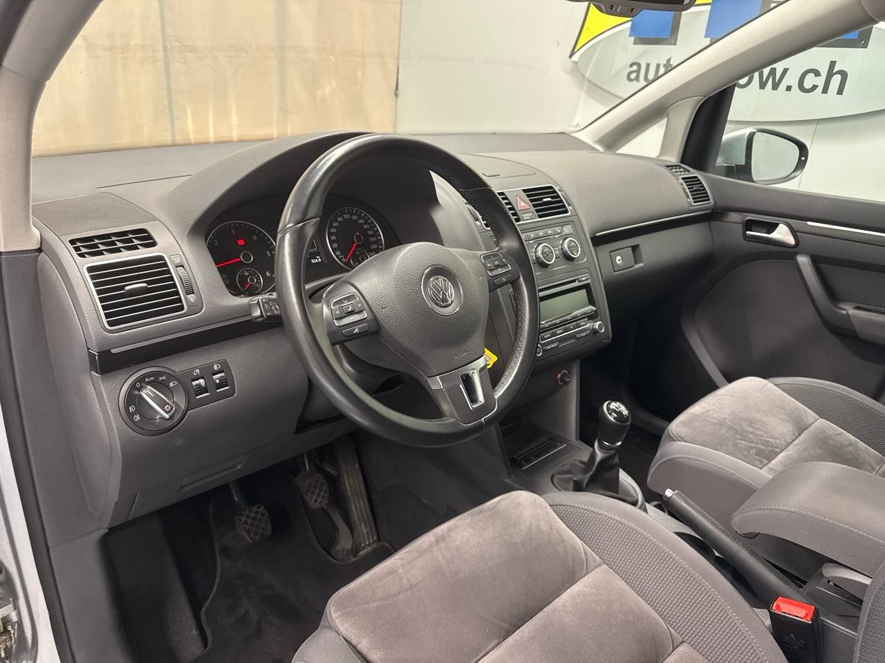 VW Touran 2.0 TDI BlueMotion Technology Highline-image-2